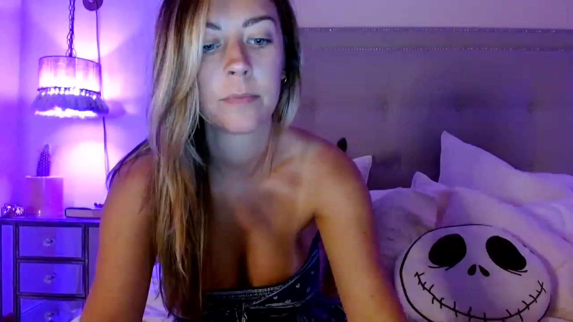 Gallery image thumbnail from DaniSendNudes's myfreecams stream on, 03/15/2023, 04:32 image 11 of 20