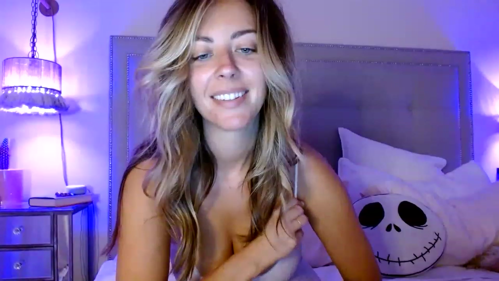 Gallery image thumbnail from DaniSendNudes's myfreecams stream on, 03/20/2023, 05:03 image 5 of 20
