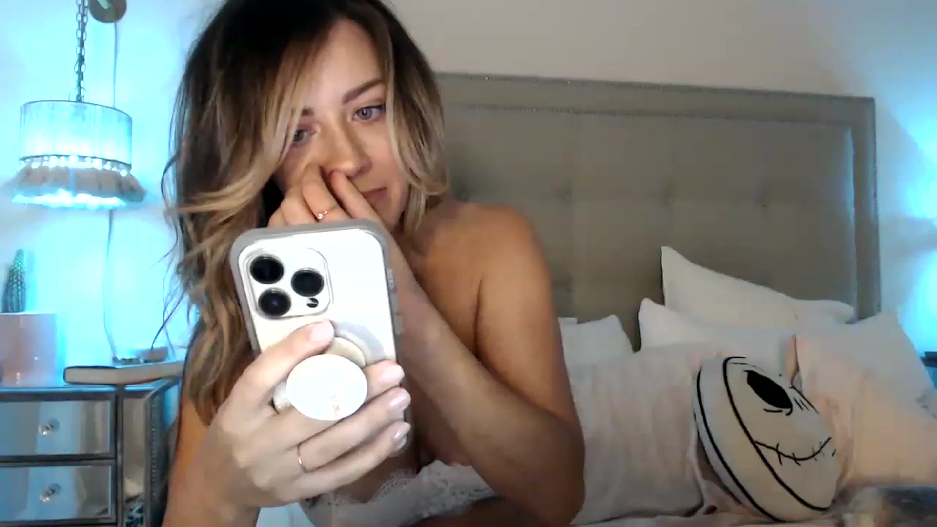 Gallery image thumbnail from DaniSendNudes's myfreecams stream on, 04/12/2023, 01:17 image 14 of 20