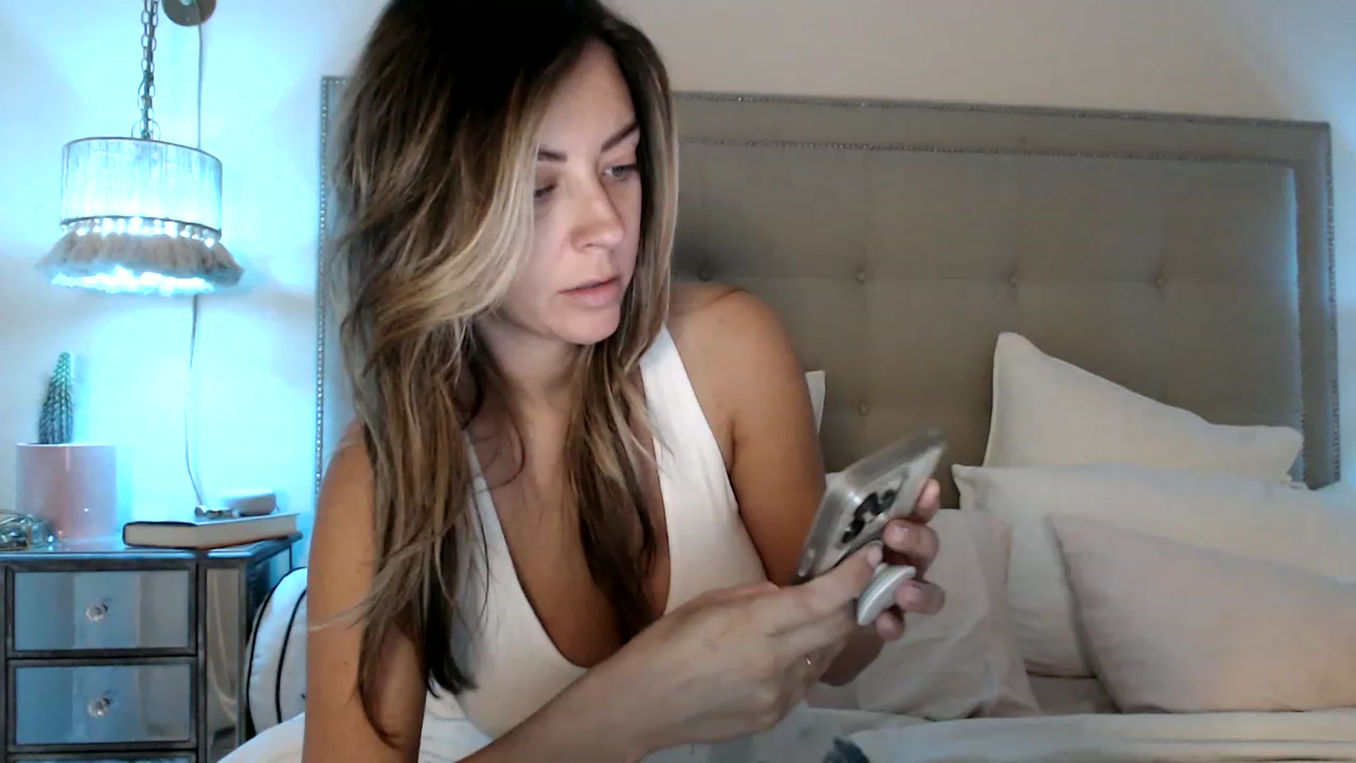 Gallery image thumbnail from DaniSendNudes's myfreecams stream on, 04/15/2023, 02:43 image 1 of 20