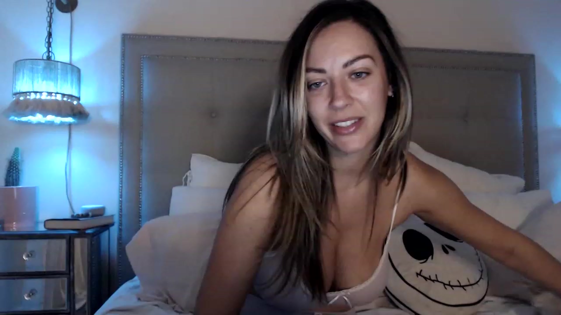 Gallery image thumbnail from DaniSendNudes's myfreecams stream on, 04/25/2023, 04:44 image 12 of 20