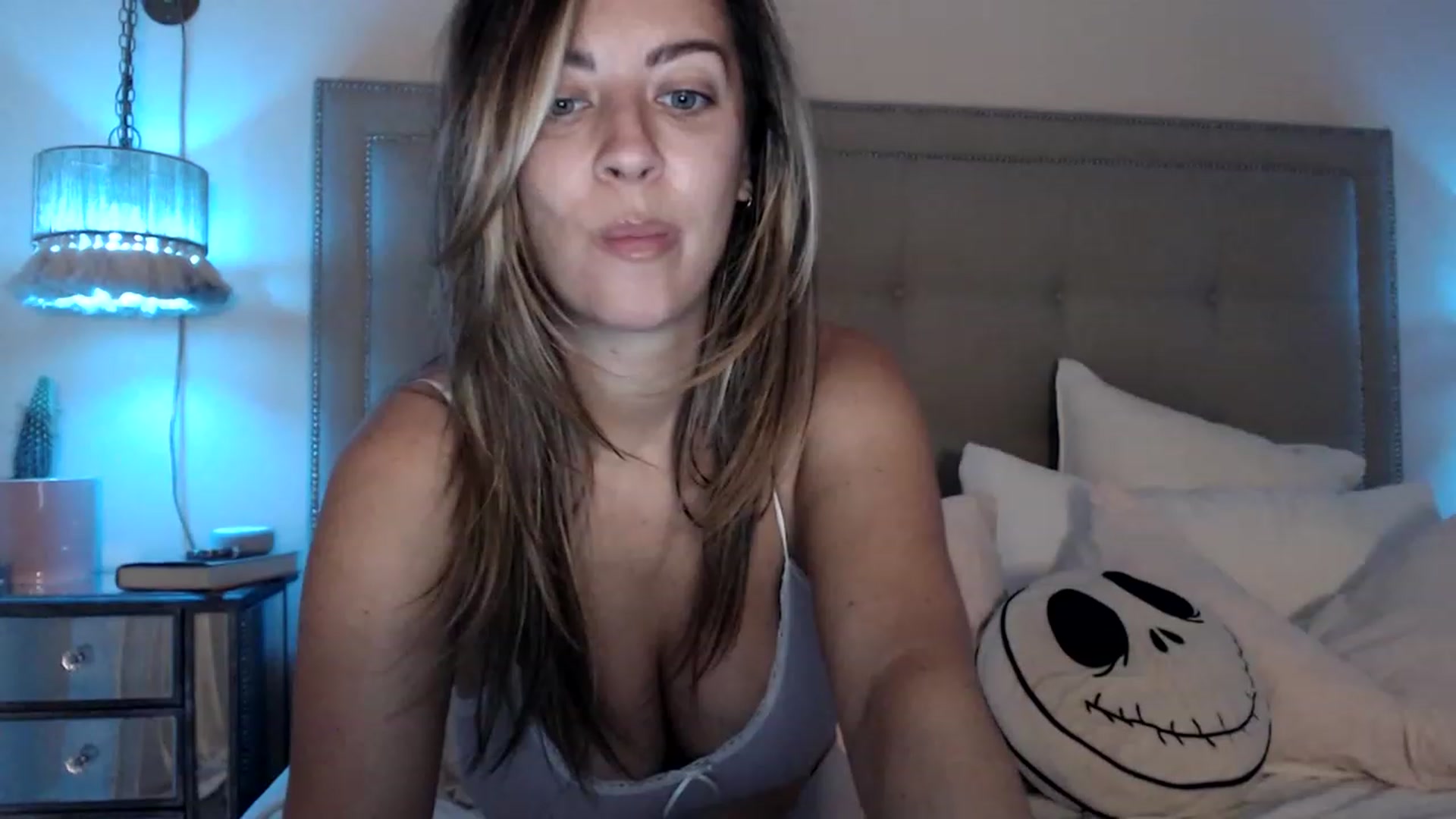 Gallery image thumbnail from DaniSendNudes's myfreecams stream on, 04/25/2023, 04:44 image 14 of 20