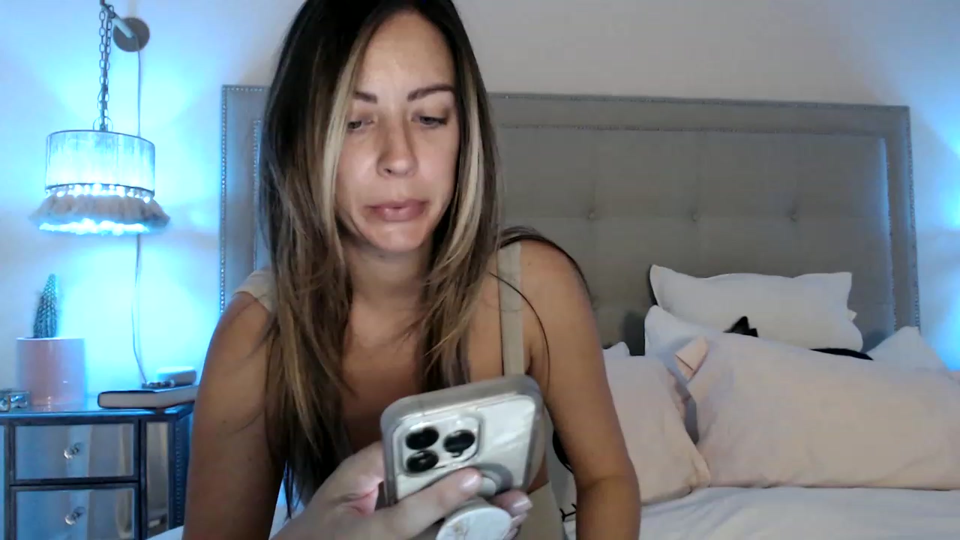 Gallery image thumbnail from DaniSendNudes's myfreecams stream on, 04/26/2023, 03:15 image 4 of 20