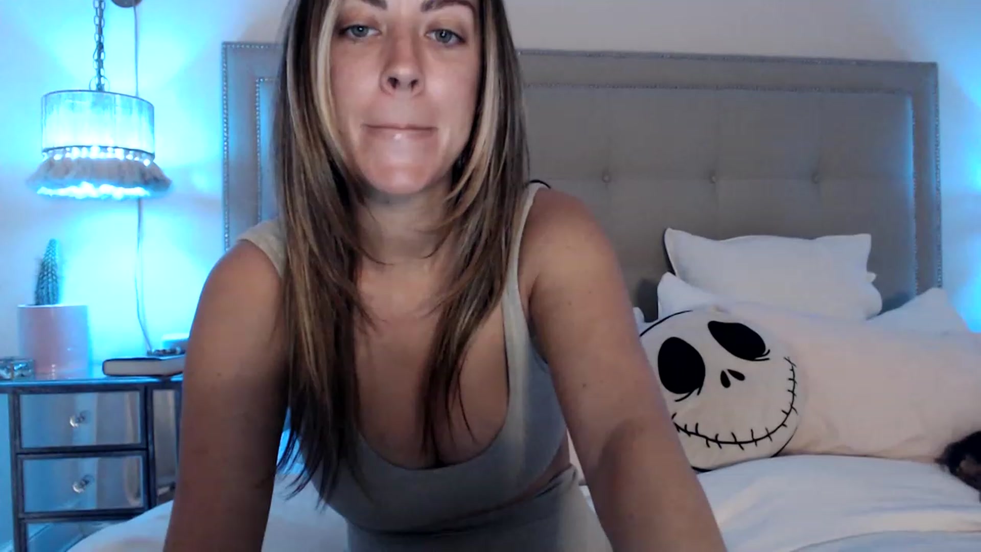 Gallery image thumbnail from DaniSendNudes's myfreecams stream on, 04/26/2023, 03:15 image 15 of 20