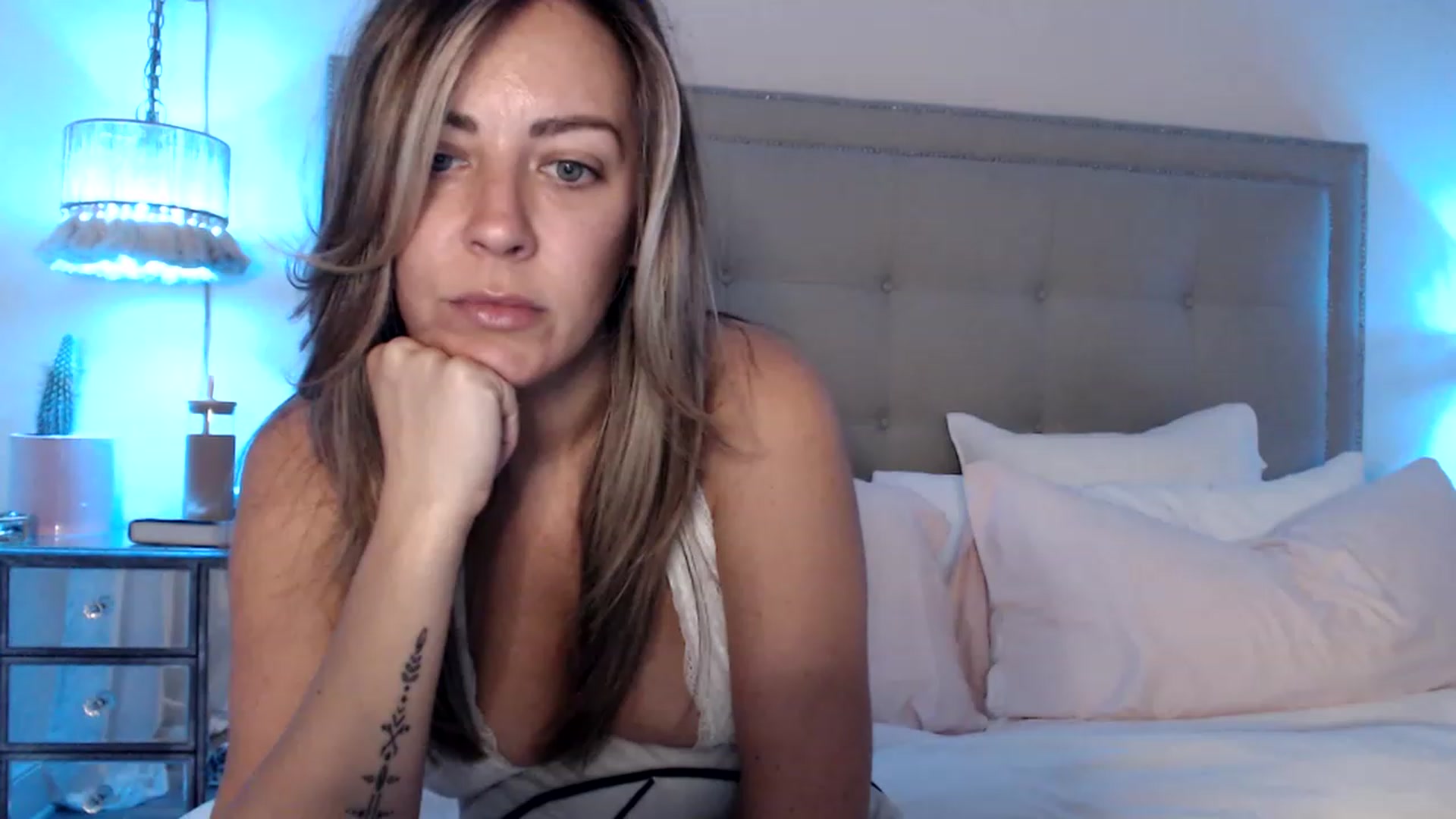 Gallery image thumbnail from DaniSendNudes's myfreecams stream on, 05/10/2023, 03:10 image 8 of 20