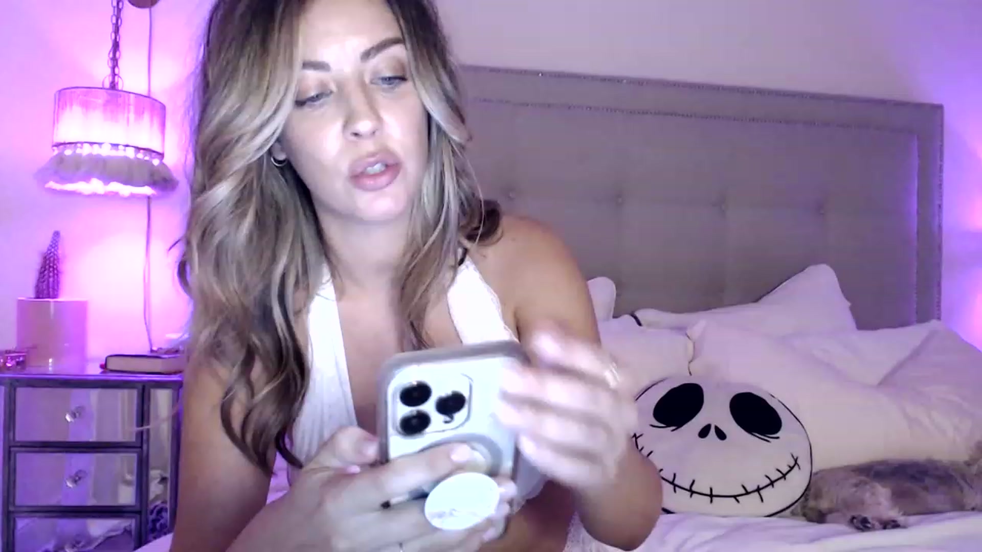 Gallery image thumbnail from DaniSendNudes's myfreecams stream on, 05/16/2023, 02:35 image 8 of 20