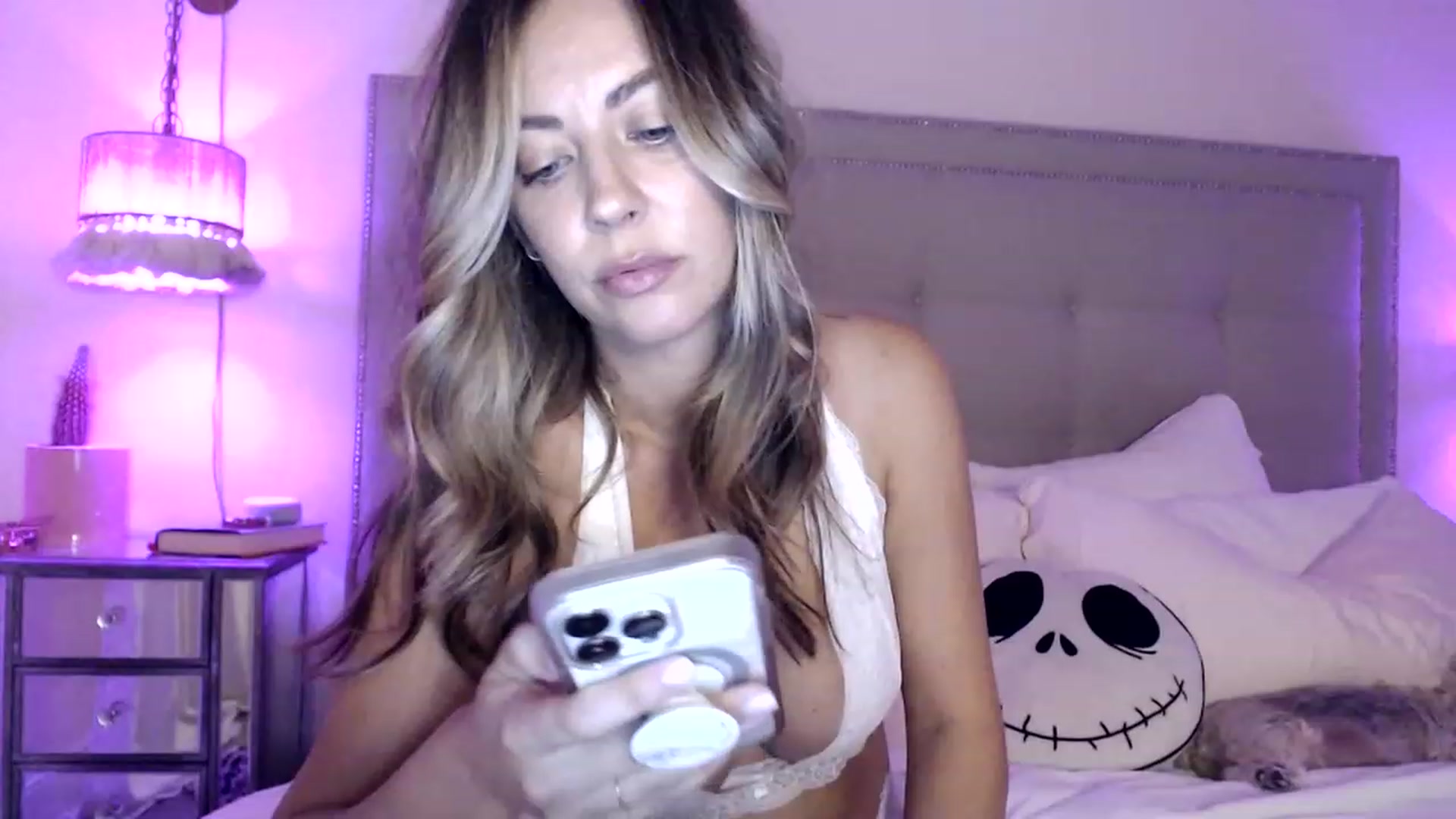 Gallery image thumbnail from DaniSendNudes's myfreecams stream on, 05/16/2023, 02:35 image 3 of 20