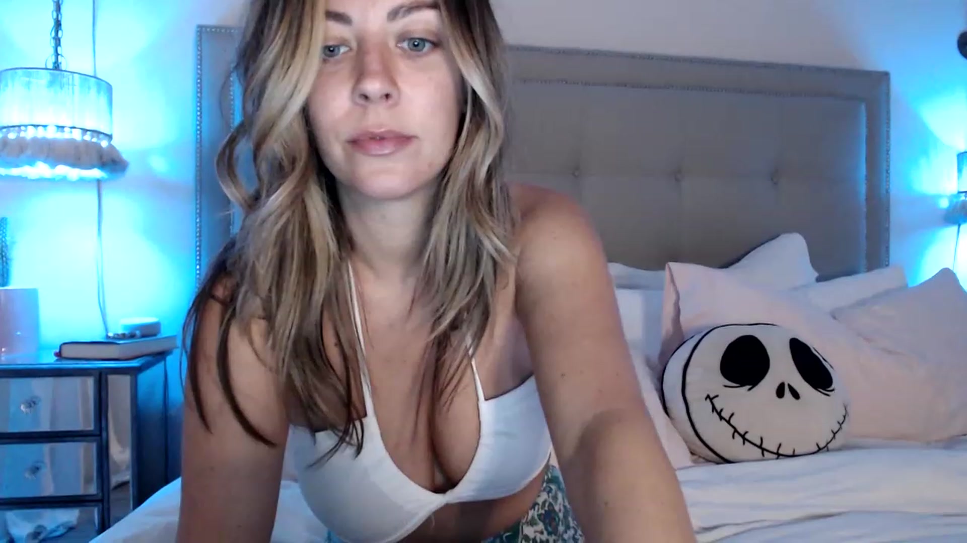 Gallery image thumbnail from DaniSendNudes's myfreecams stream on, 05/17/2023, 02:19 image 15 of 20