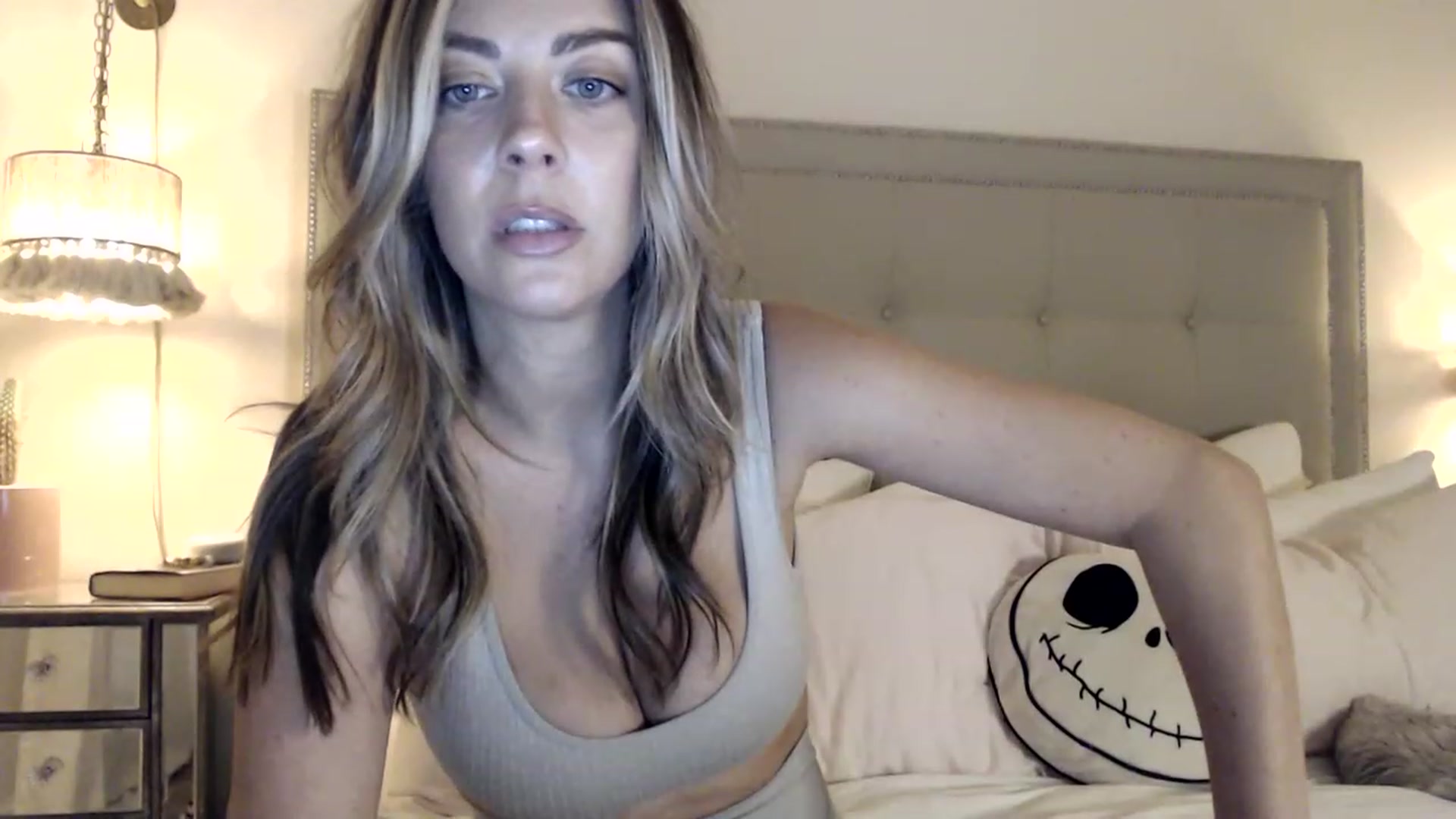Gallery image thumbnail from DaniSendNudes's myfreecams stream on, 05/18/2023, 01:34 image 11 of 20