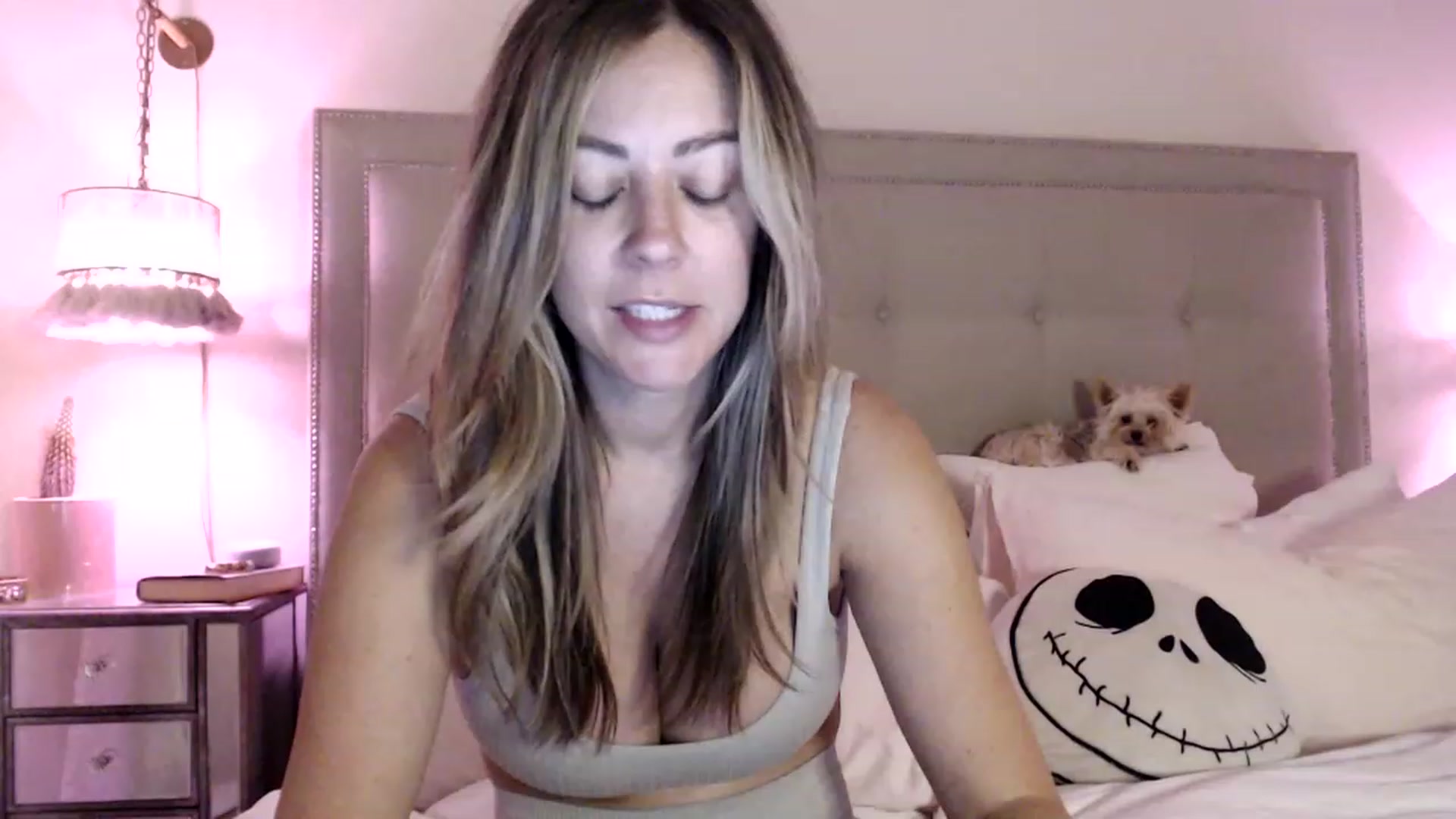 Gallery image thumbnail from DaniSendNudes's myfreecams stream on, 05/22/2023, 01:43 image 18 of 20