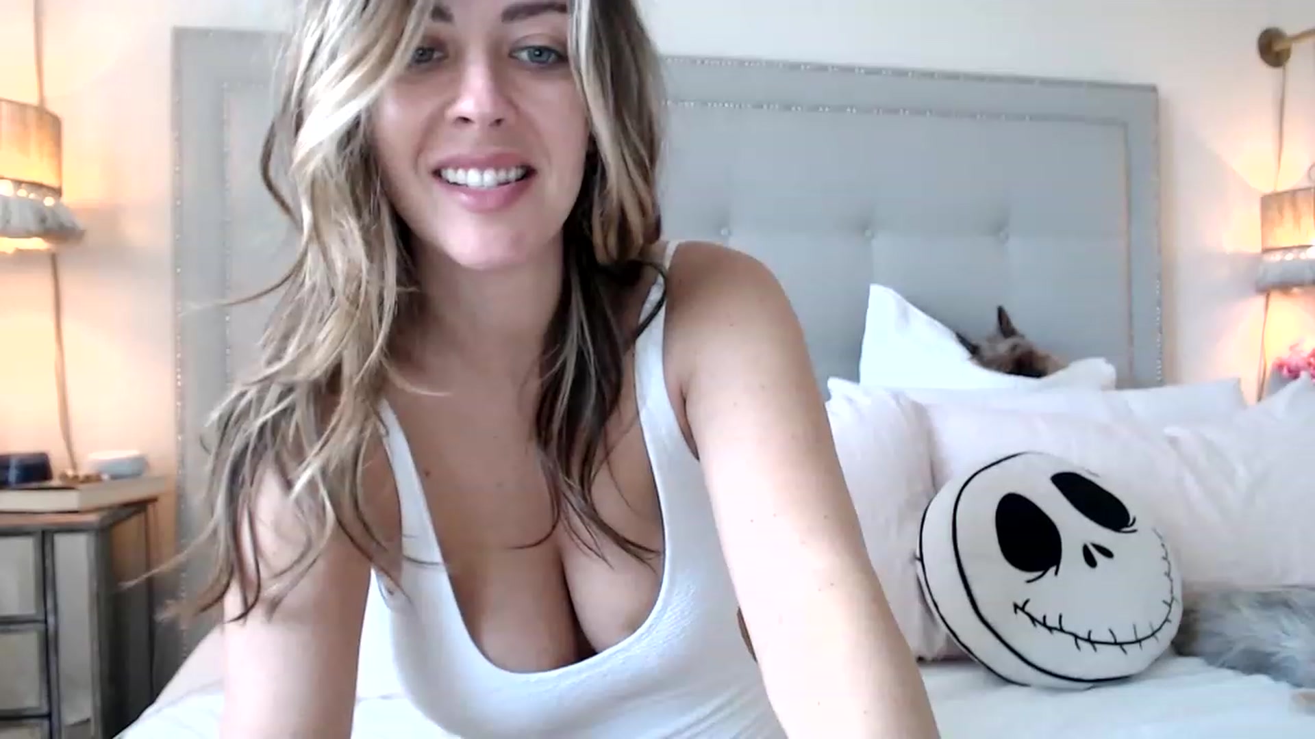 Gallery image thumbnail from DaniSendNudes's myfreecams stream on, 06/13/2023, 21:58 image 19 of 20