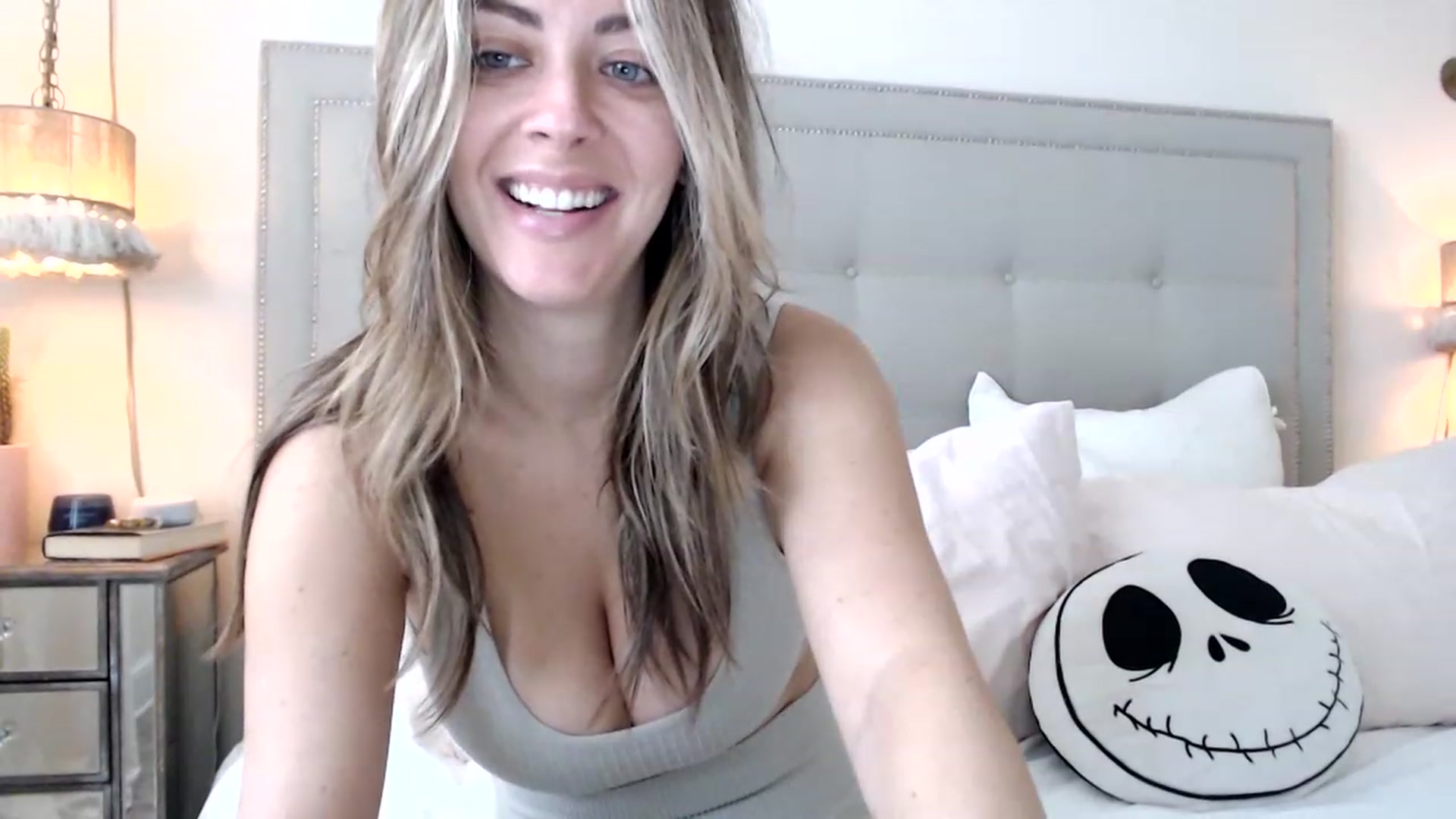 Gallery image thumbnail from DaniSendNudes's myfreecams stream on, 07/03/2023, 01:14 image 5 of 20