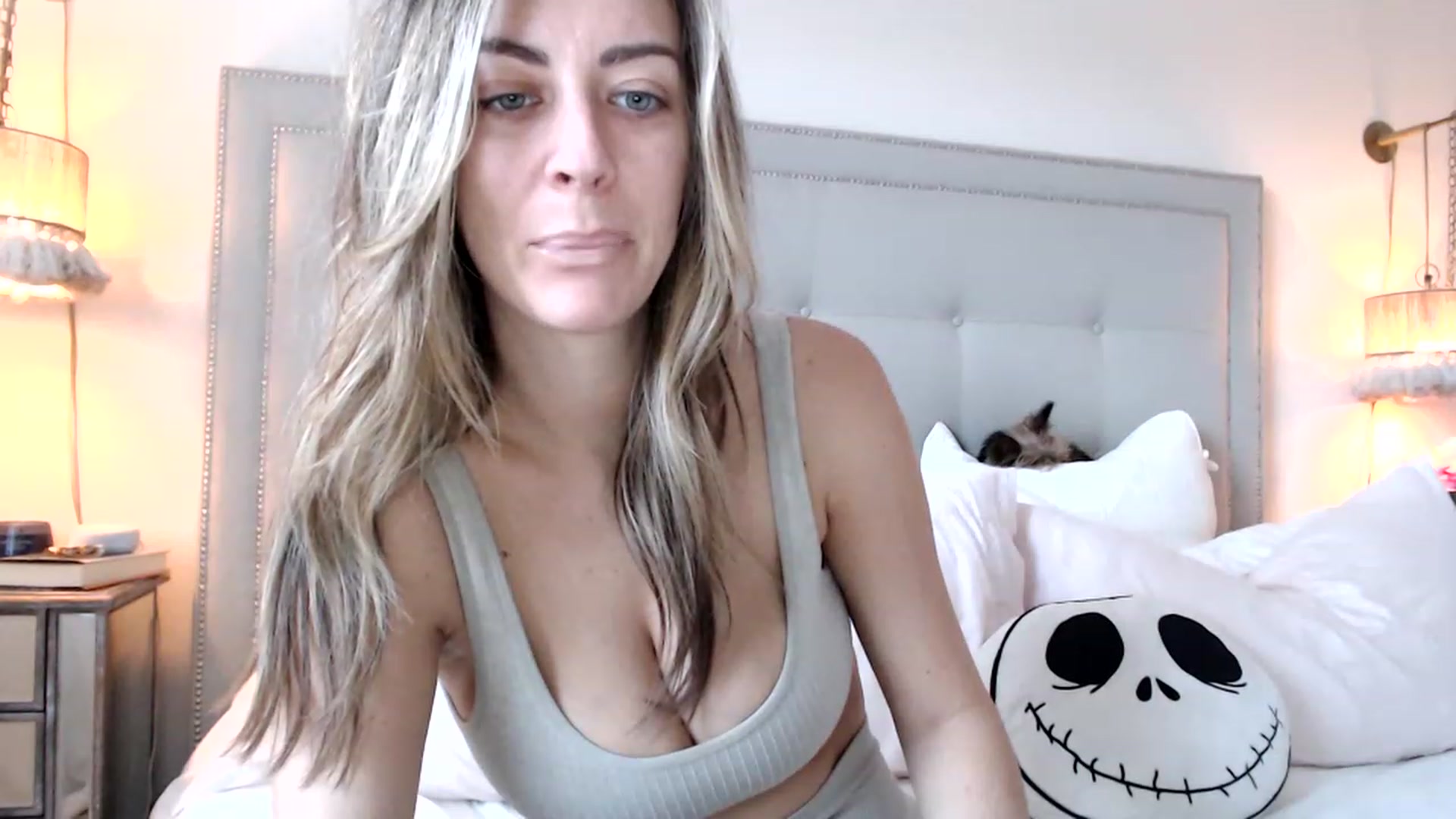 Gallery image thumbnail from DaniSendNudes's myfreecams stream on, 07/03/2023, 01:14 image 10 of 20