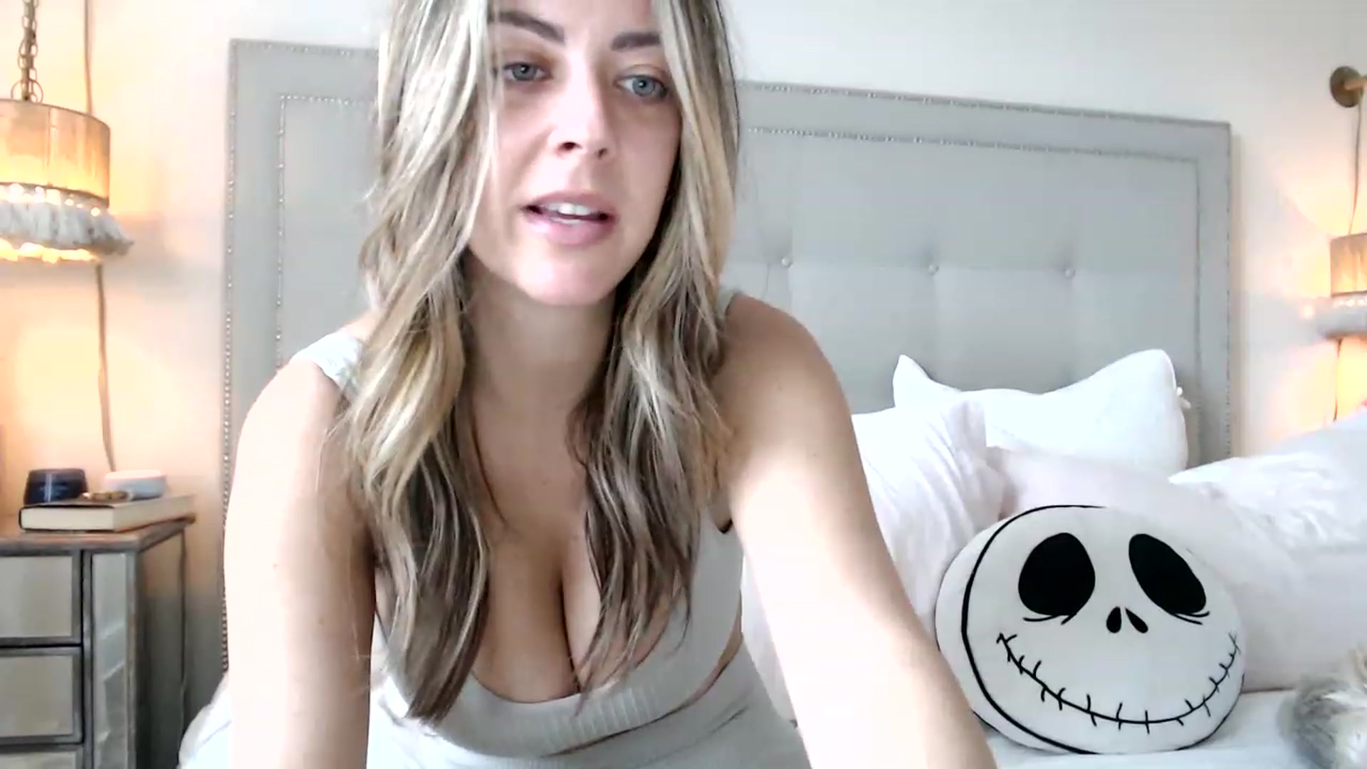 Gallery image thumbnail from DaniSendNudes's myfreecams stream on, 07/03/2023, 01:14 image 8 of 20