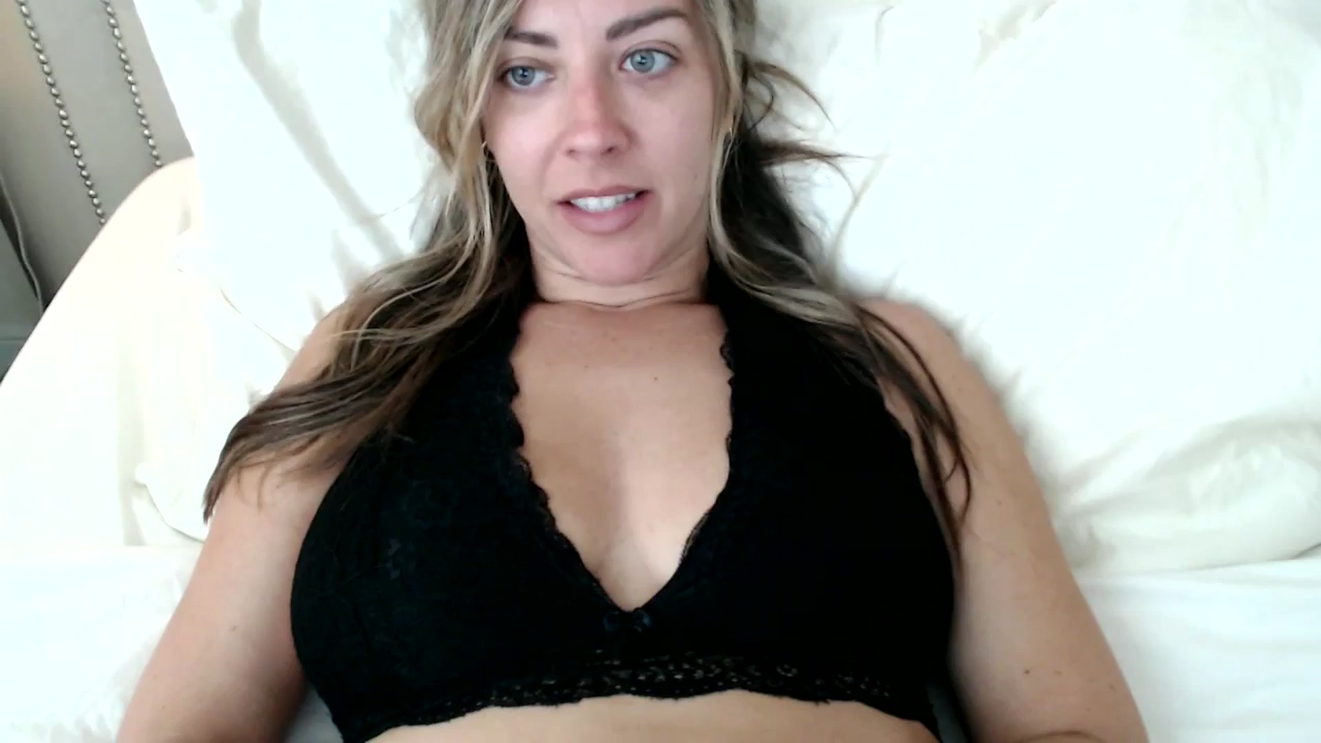 Gallery image thumbnail from DaniSendNudes's myfreecams stream on, 07/14/2023, 21:47 image 18 of 20