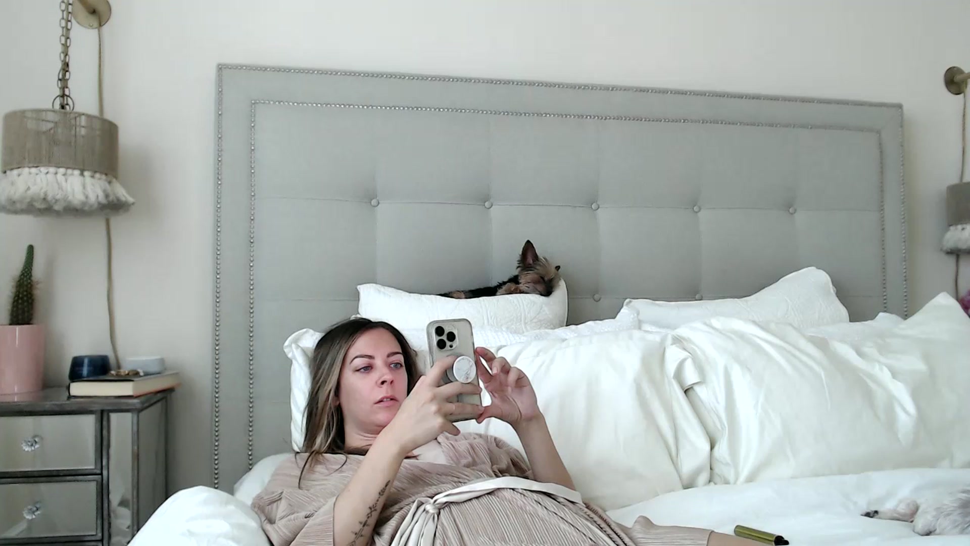 Gallery image thumbnail from DaniSendNudes's myfreecams stream on, 07/19/2023, 21:23 image 17 of 20