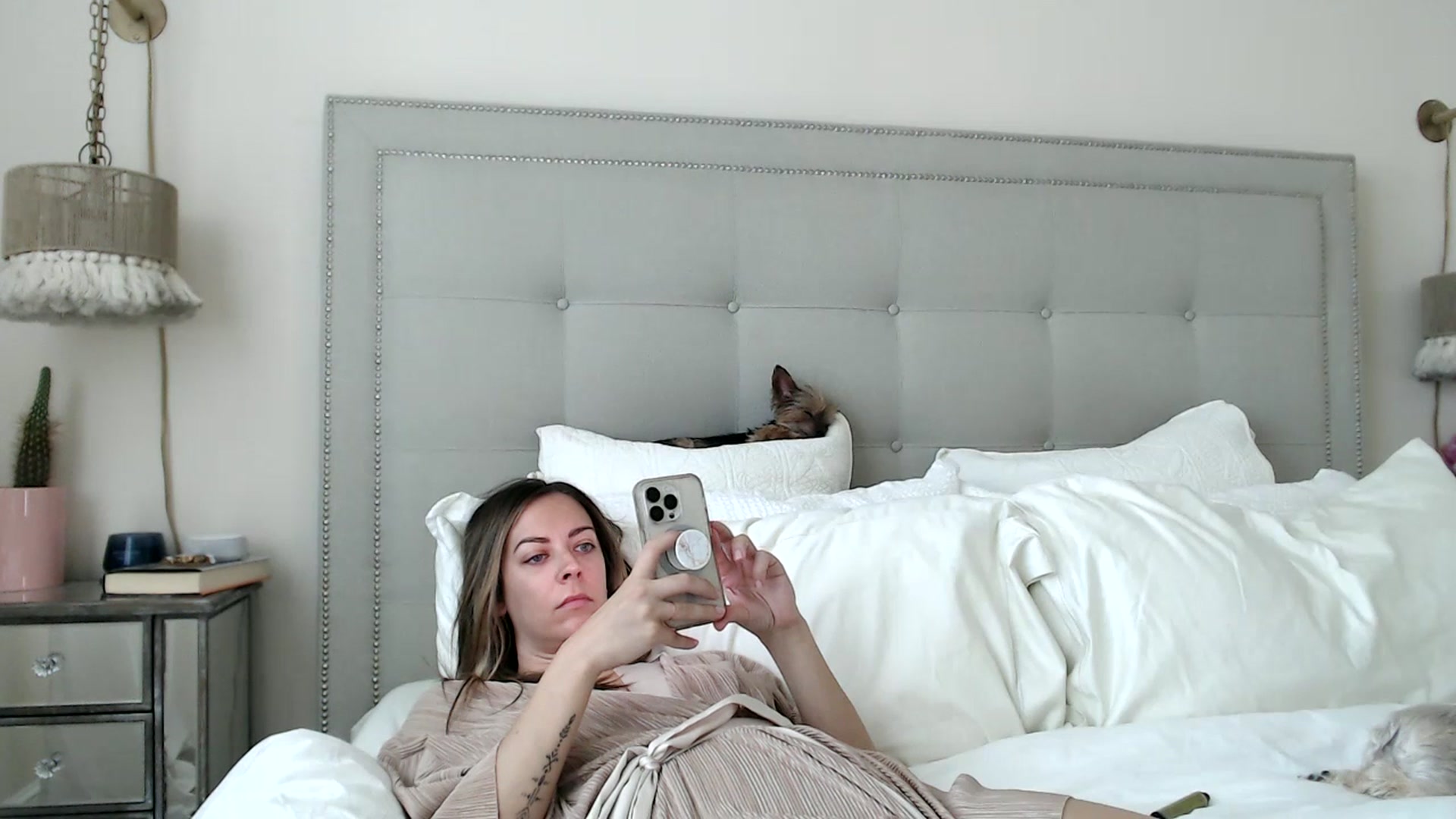 Gallery image thumbnail from DaniSendNudes's myfreecams stream on, 07/19/2023, 21:23 image 19 of 20