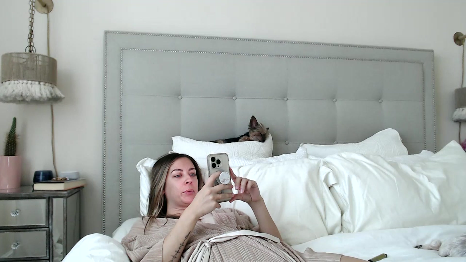 Gallery image thumbnail from DaniSendNudes's myfreecams stream on, 07/19/2023, 21:23 image 18 of 20