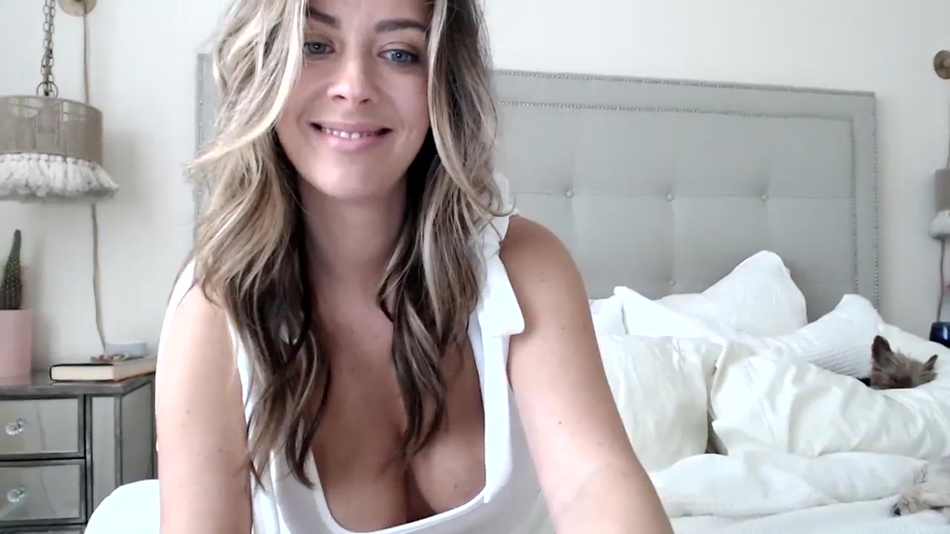 Gallery image thumbnail from DaniSendNudes's myfreecams stream on, 07/24/2023, 21:54 image 3 of 20