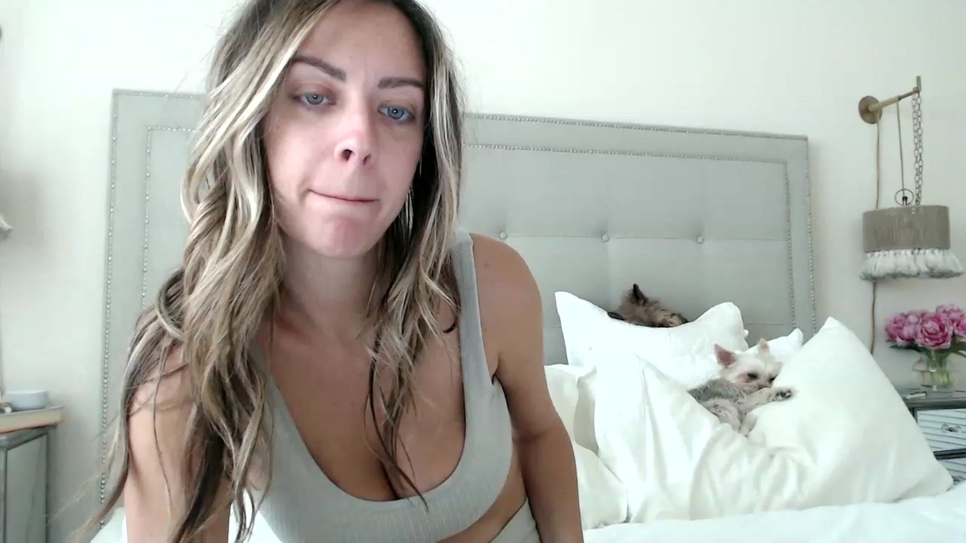 Gallery image thumbnail from DaniSendNudes's myfreecams stream on, 08/22/2023, 20:19 image 3 of 20