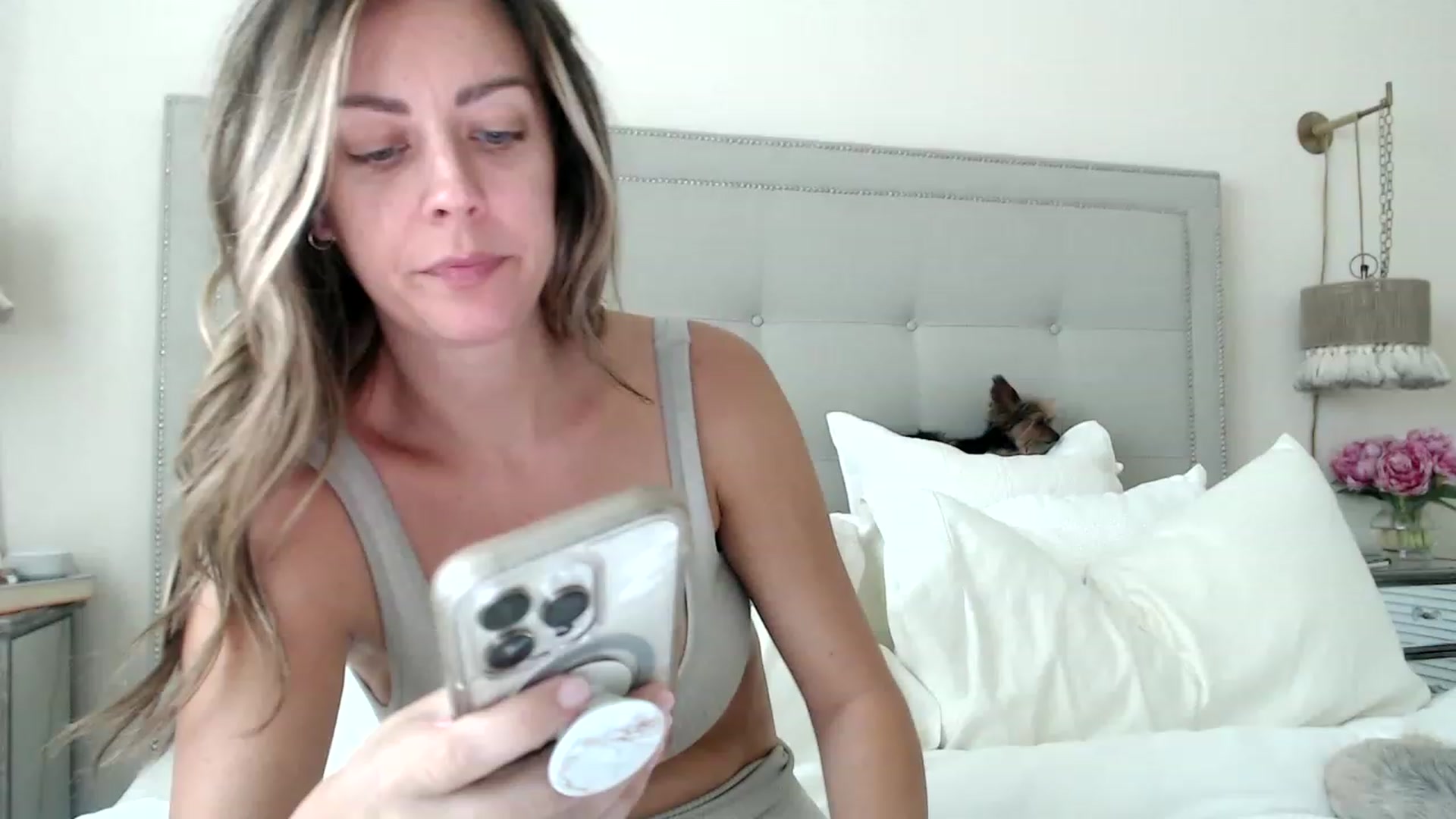 Gallery image thumbnail from DaniSendNudes's myfreecams stream on, 08/22/2023, 20:19 image 9 of 20
