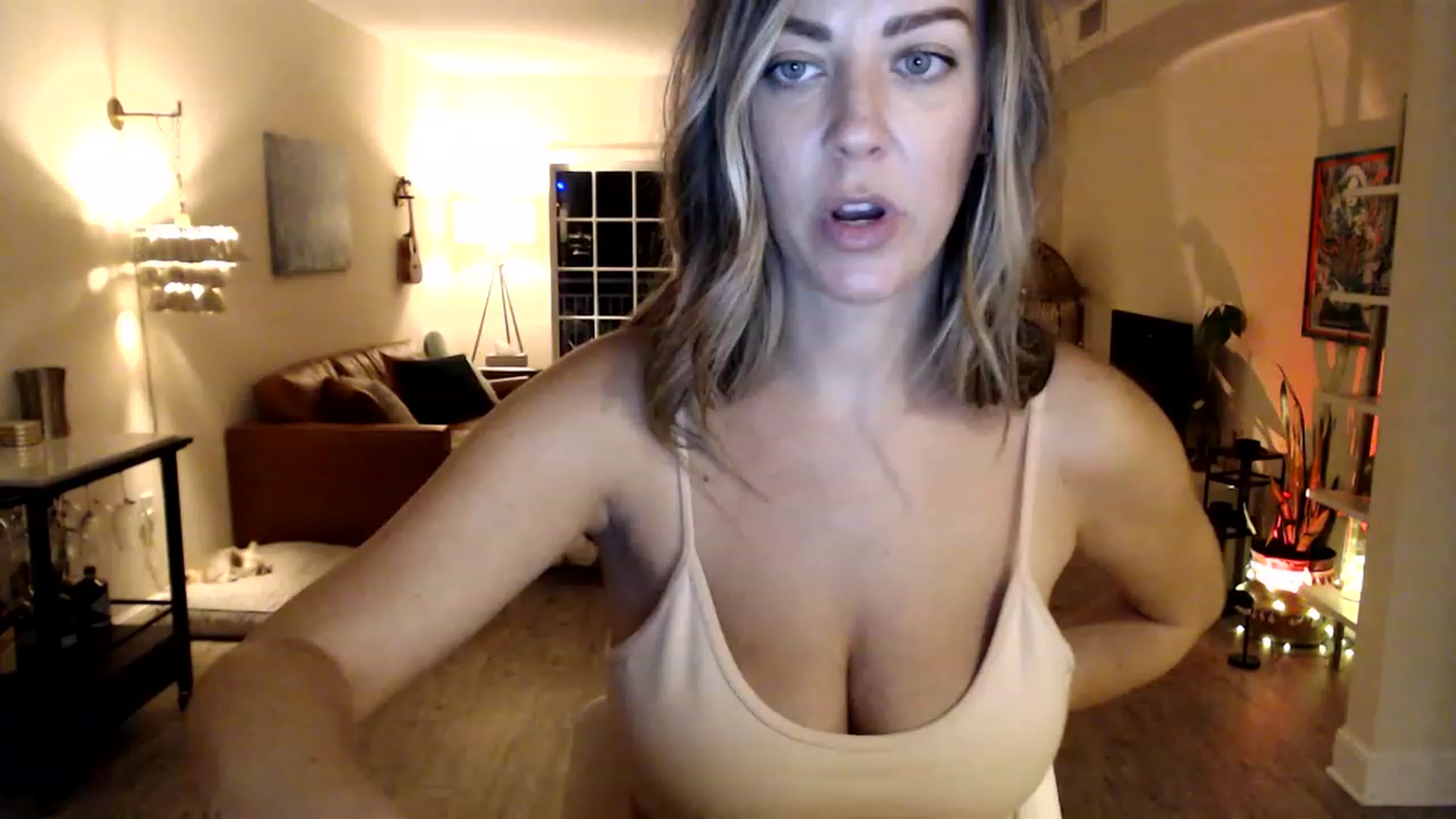Gallery image thumbnail from DaniSendNudes's myfreecams stream on, 08/24/2023, 02:41 image 12 of 20