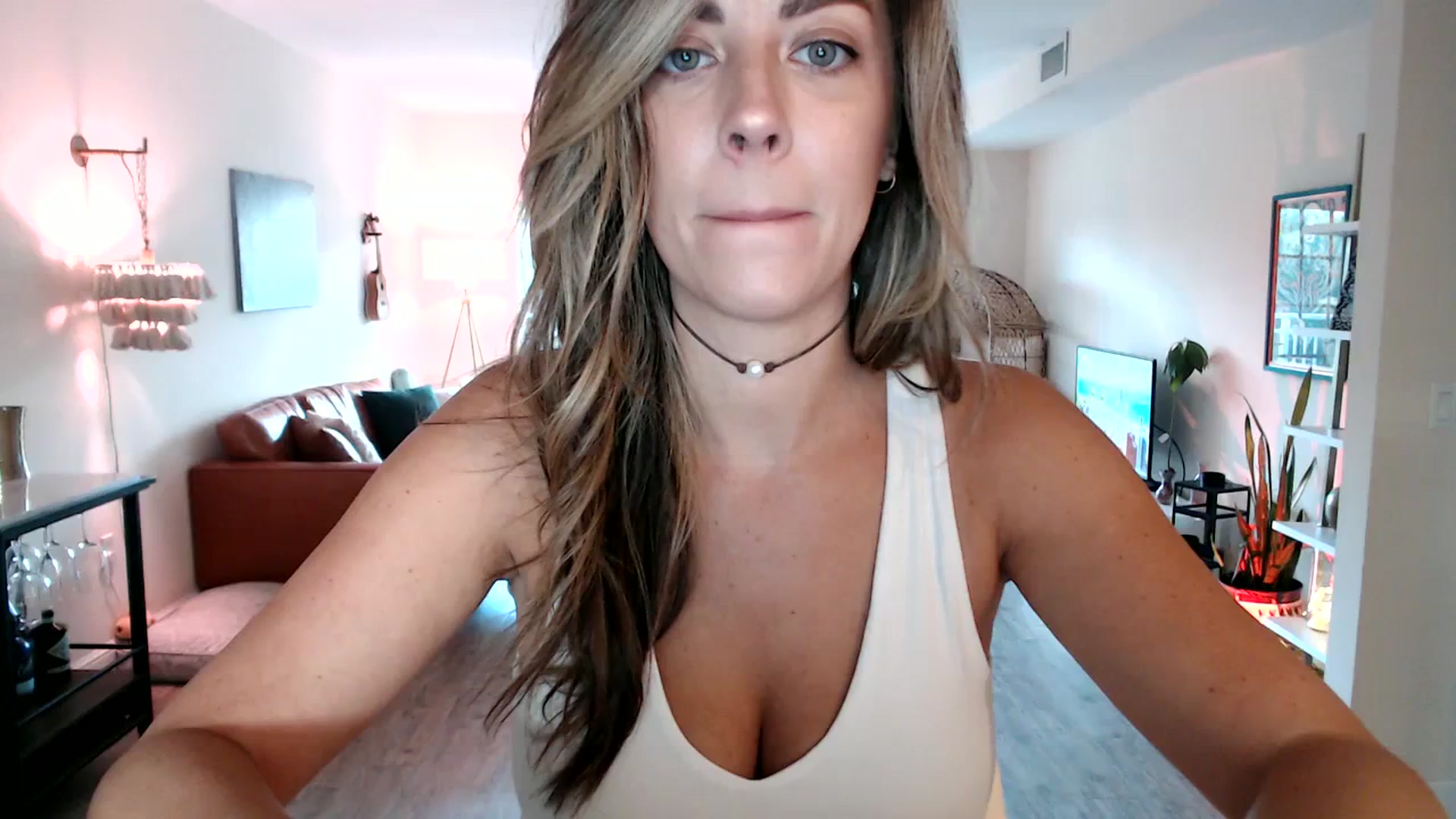 Gallery image thumbnail from DaniSendNudes's myfreecams stream on, 08/25/2023, 23:58 image 1 of 20