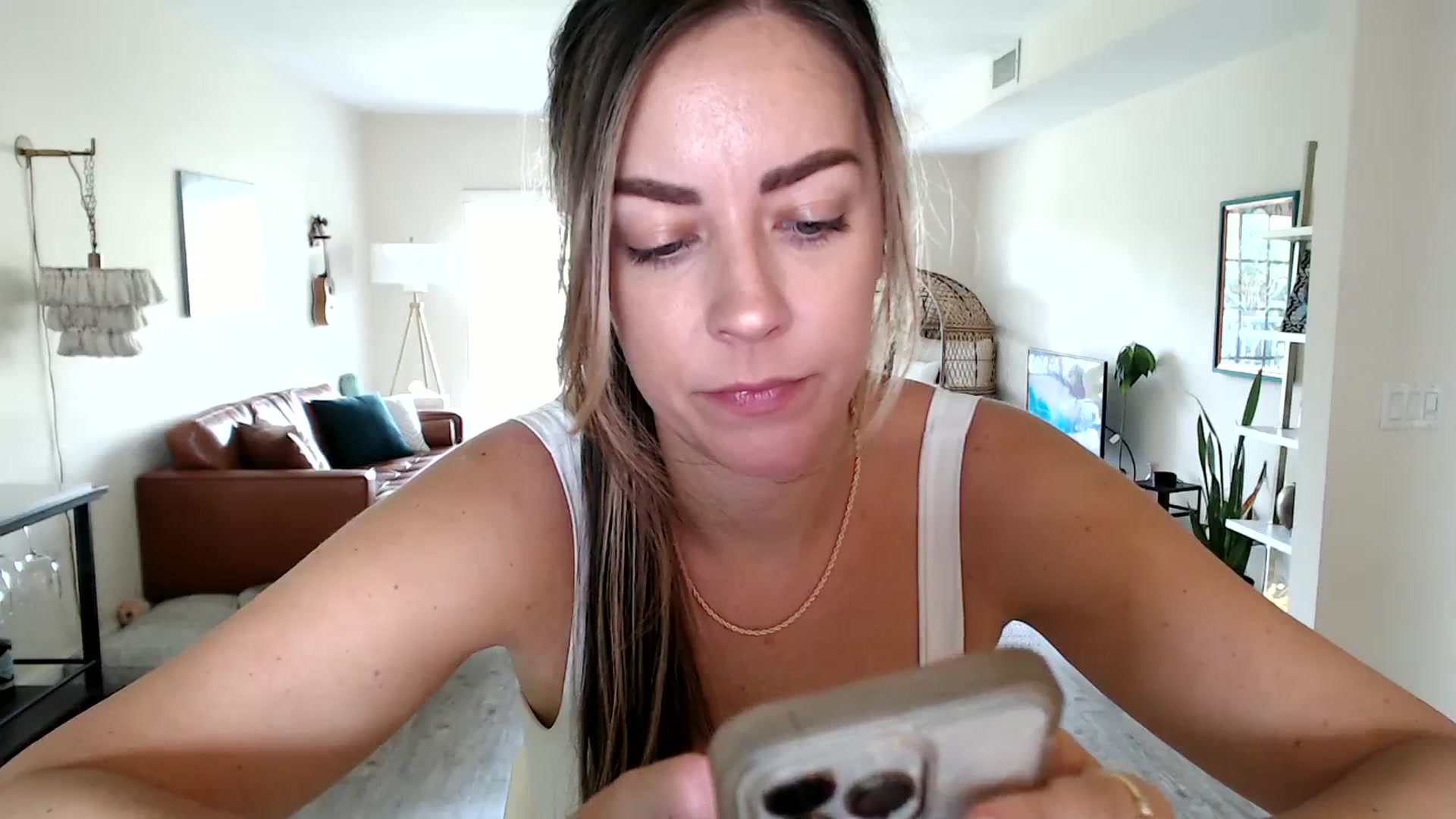 Gallery image thumbnail from DaniSendNudes's myfreecams stream on, 08/30/2023, 19:32 image 11 of 20