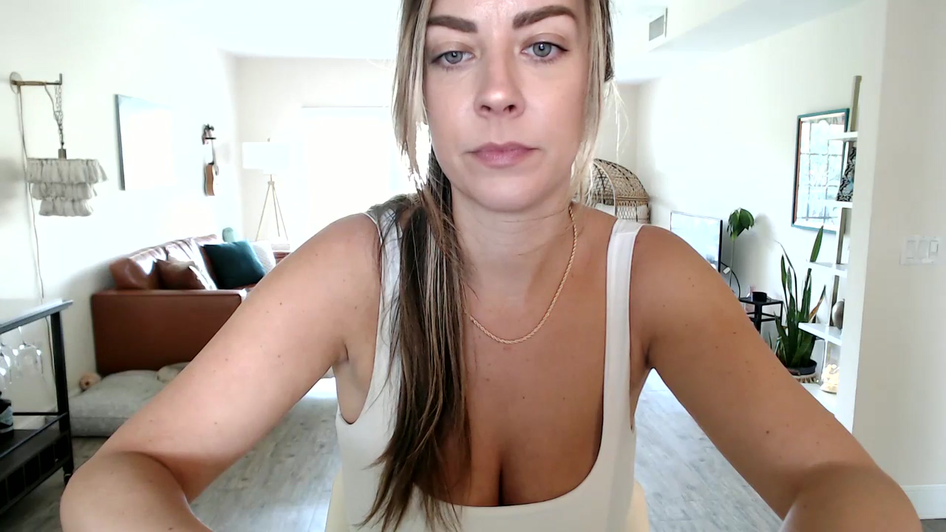 Gallery image thumbnail from DaniSendNudes's myfreecams stream on, 08/30/2023, 19:32 image 15 of 20