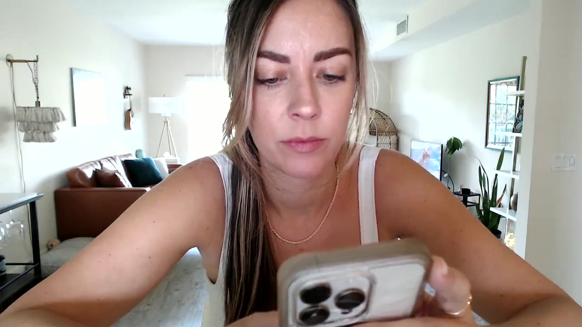 Gallery image thumbnail from DaniSendNudes's myfreecams stream on, 08/30/2023, 19:32 image 7 of 20