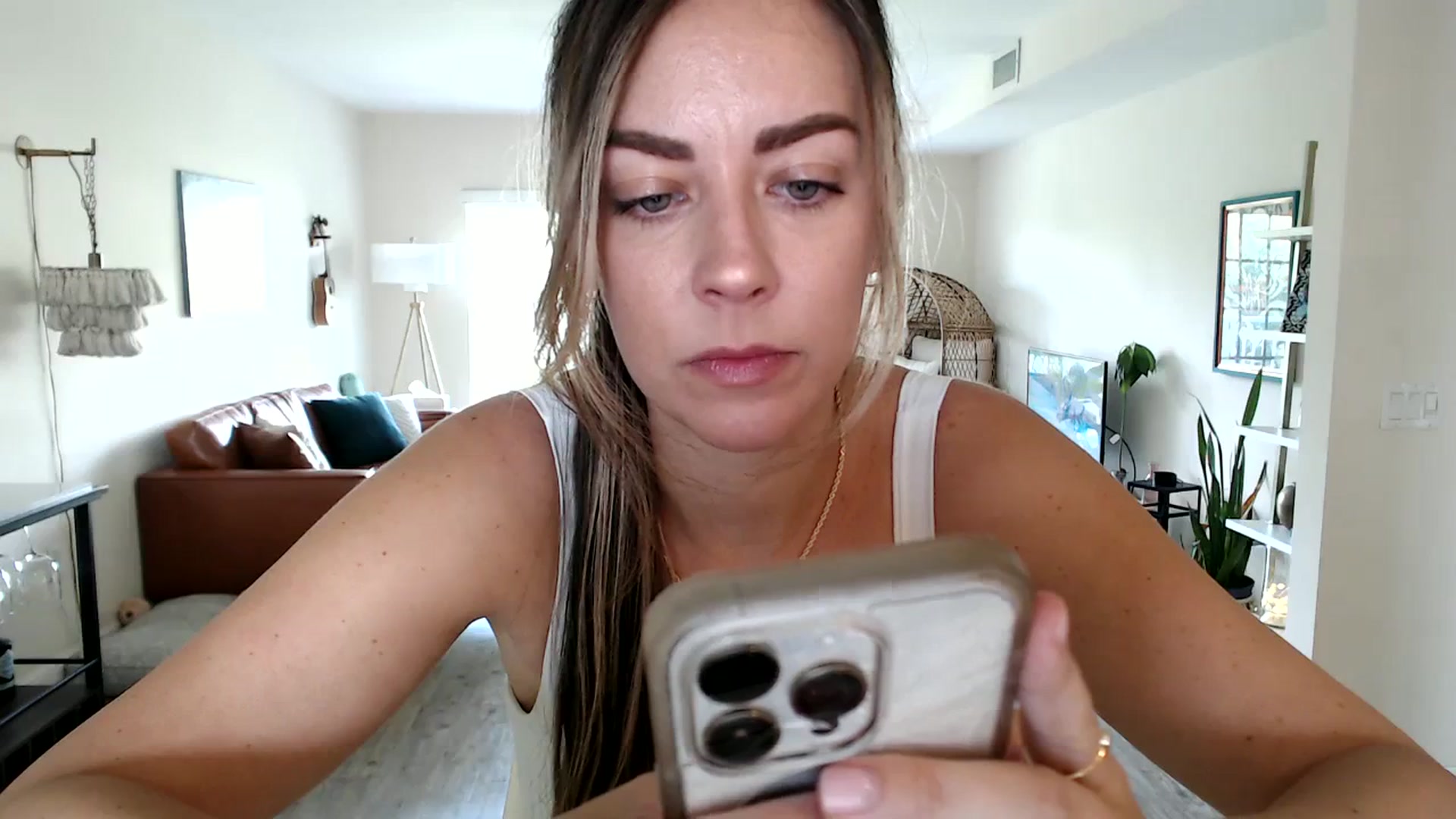 Gallery image thumbnail from DaniSendNudes's myfreecams stream on, 08/30/2023, 19:32 image 6 of 20