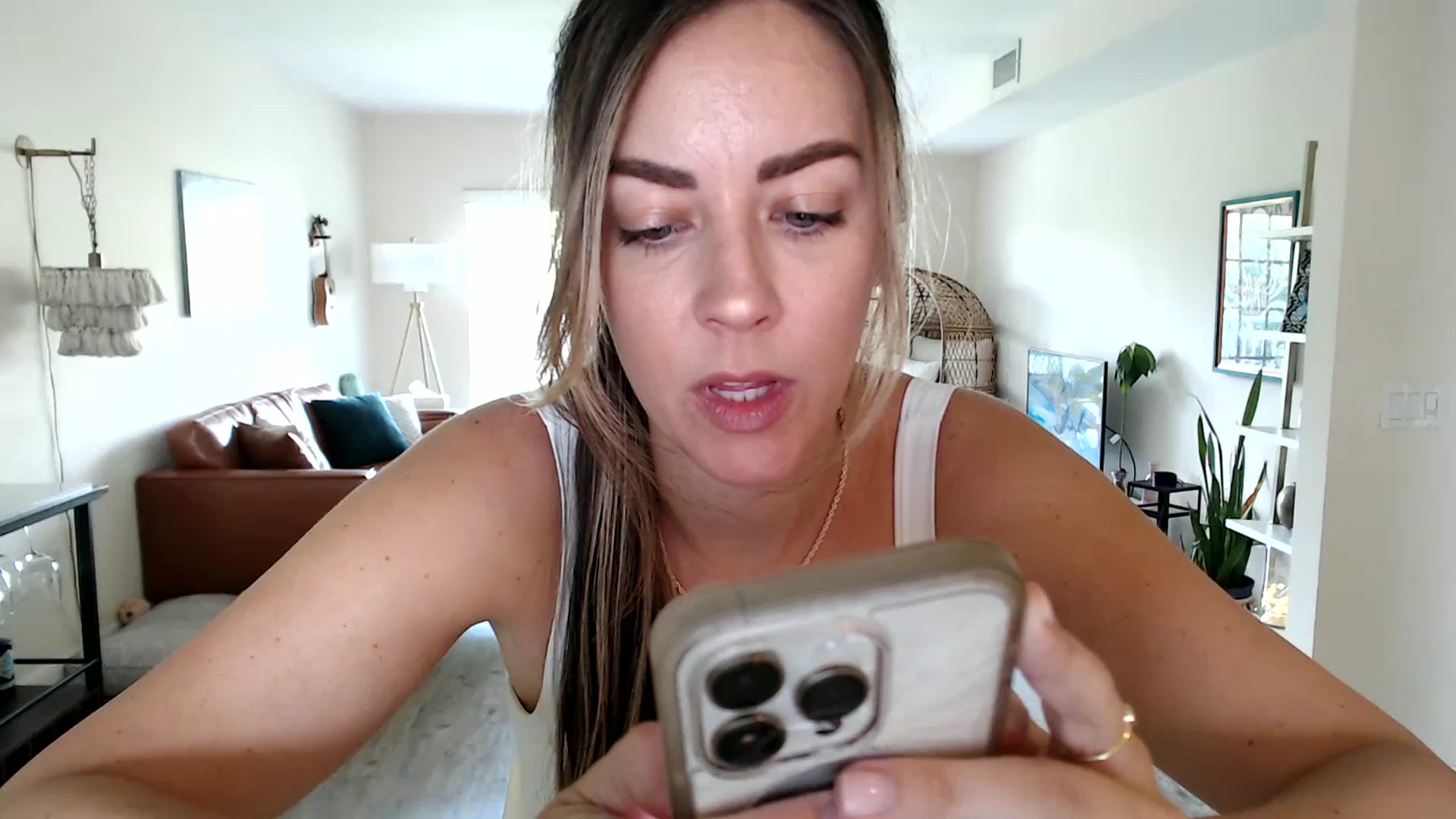 Gallery image thumbnail from DaniSendNudes's myfreecams stream on, 08/30/2023, 19:32 image 5 of 20