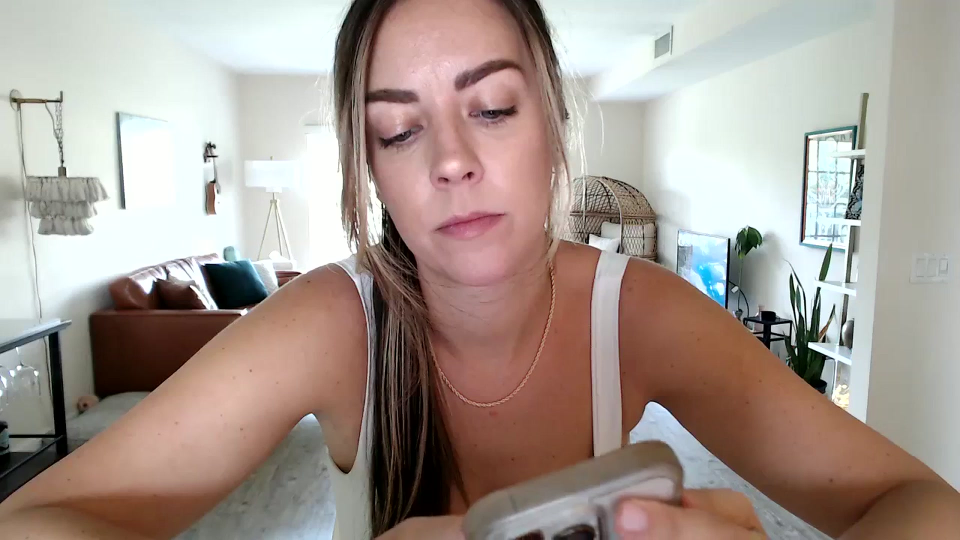 Gallery image thumbnail from DaniSendNudes's myfreecams stream on, 08/30/2023, 19:32 image 10 of 20