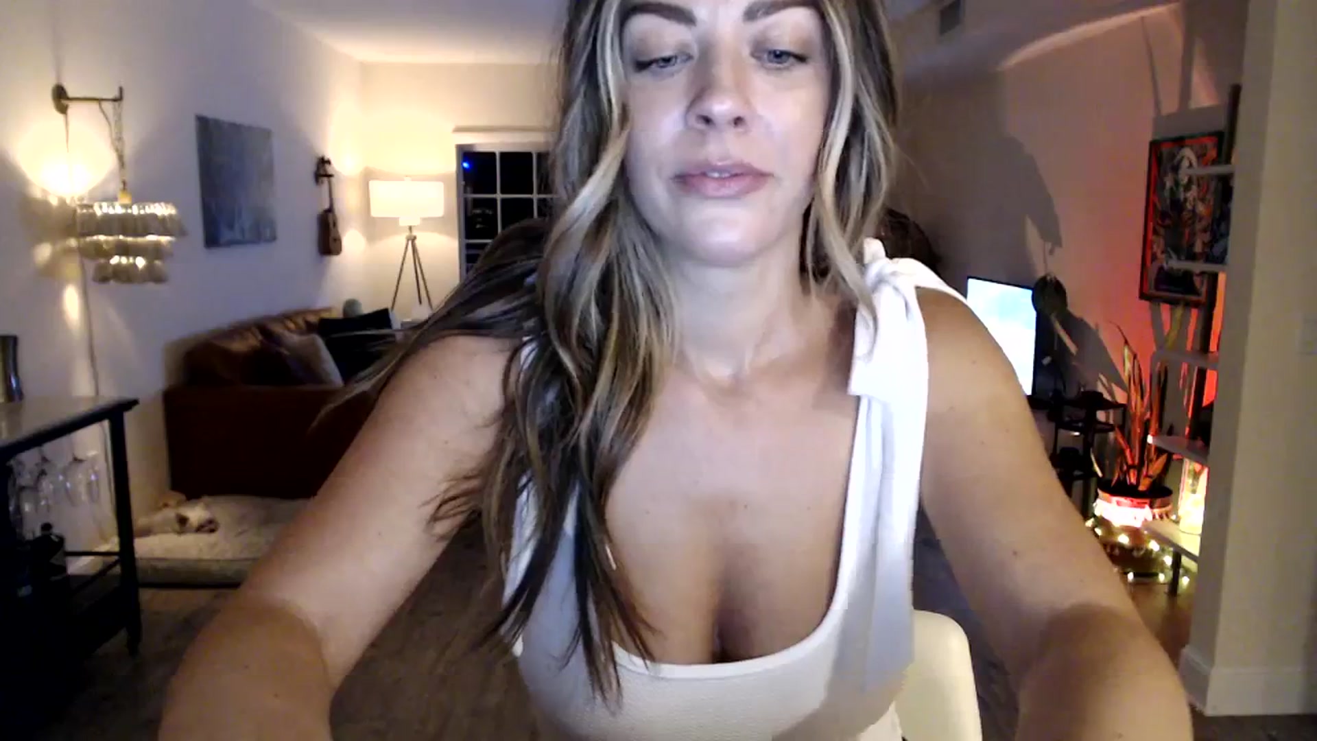 Gallery image thumbnail from DaniSendNudes's myfreecams stream on, 09/05/2023, 02:04 image 10 of 20