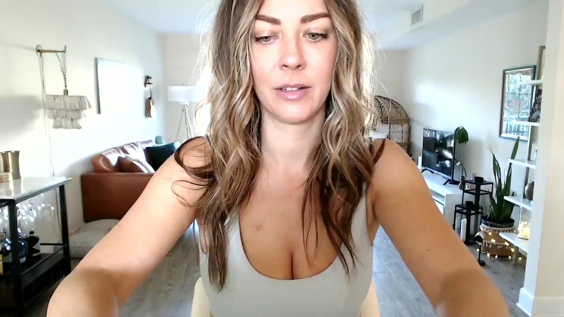 Gallery image thumbnail from DaniSendNudes's myfreecams stream on, 09/06/2023, 21:24 image 8 of 20