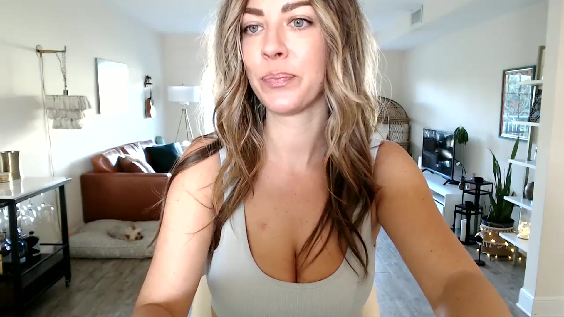 Gallery image thumbnail from DaniSendNudes's myfreecams stream on, 09/06/2023, 21:24 image 12 of 20