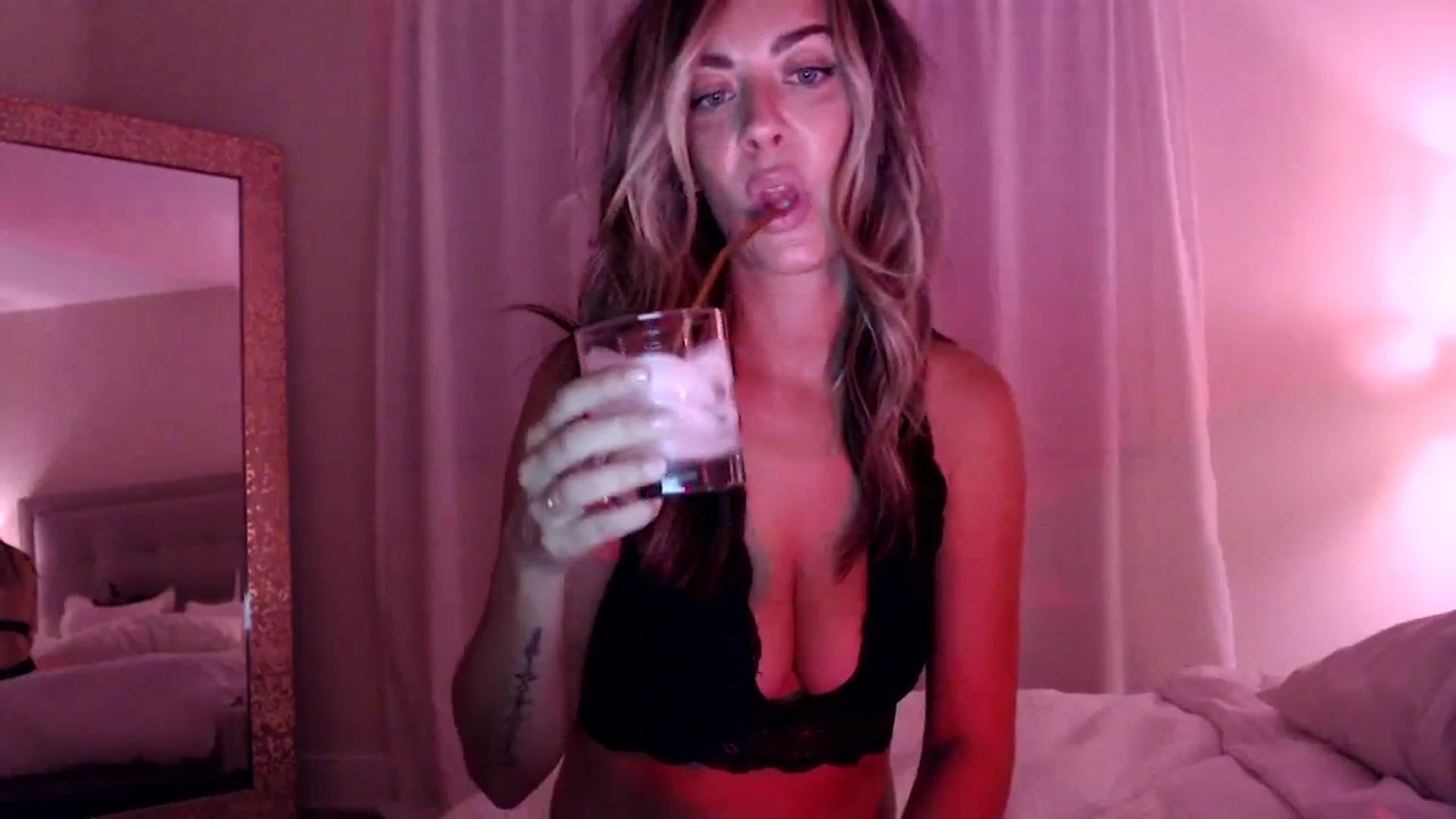 Gallery image thumbnail from DaniSendNudes's myfreecams stream on, 09/16/2023, 04:46 image 6 of 20