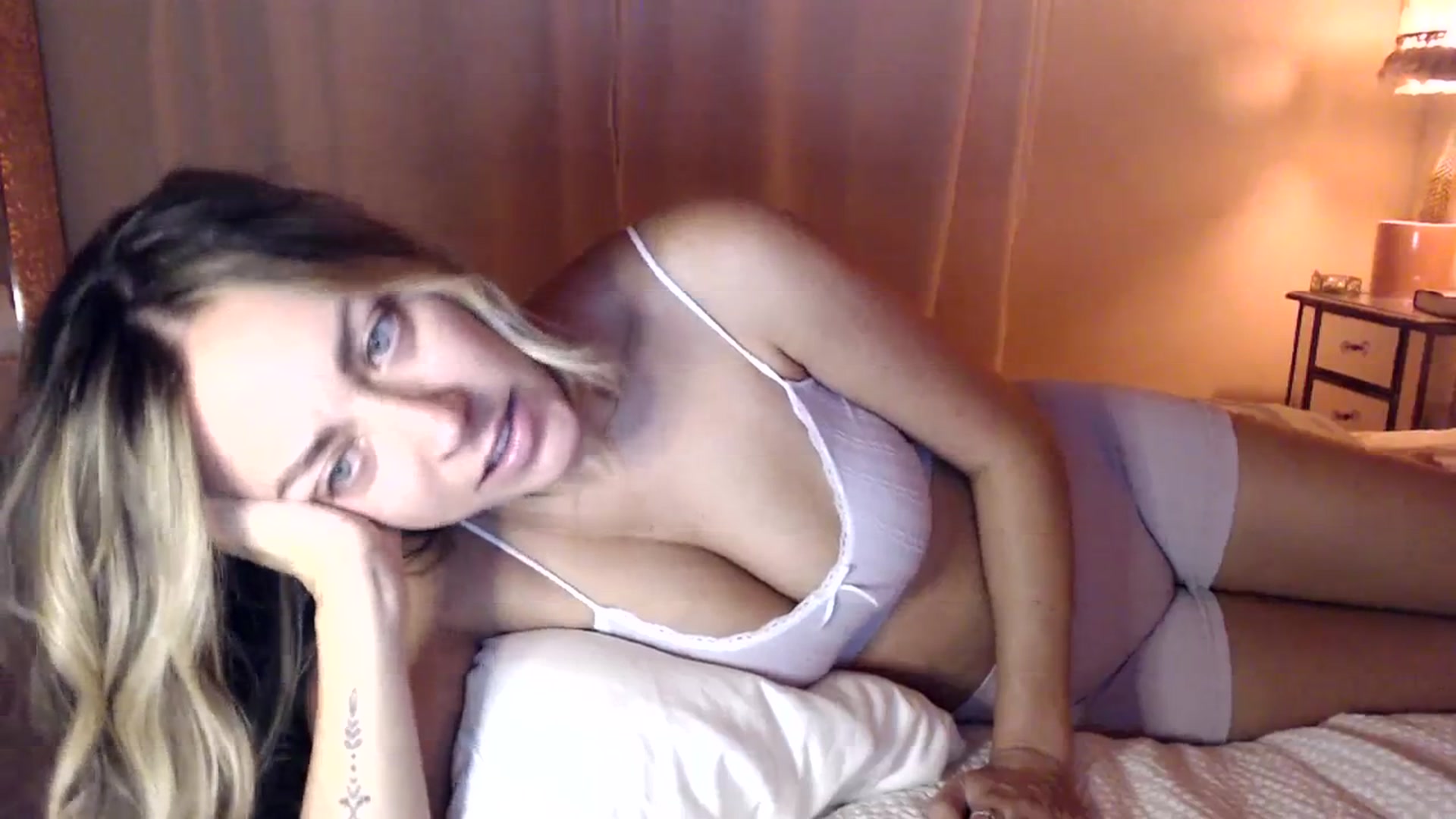 Gallery image thumbnail from DaniSendNudes's myfreecams stream on, 09/18/2023, 03:34 image 18 of 20