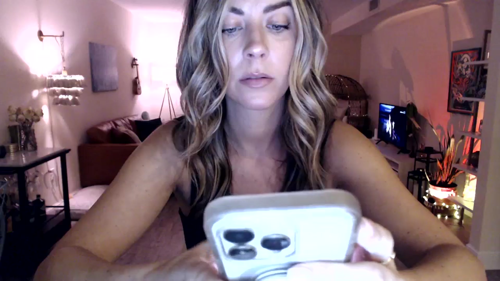 Gallery image thumbnail from DaniSendNudes's myfreecams stream on, 09/20/2023, 03:44 image 6 of 20