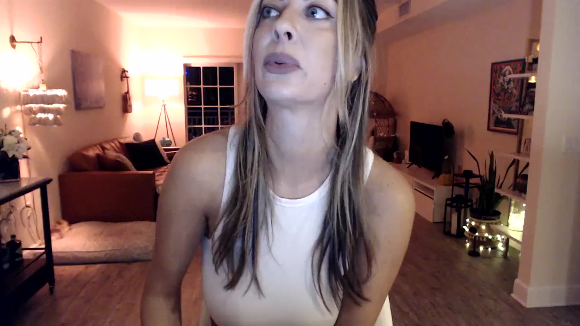 Gallery image thumbnail from DaniSendNudes's myfreecams stream on, 09/29/2023, 01:53 image 15 of 20