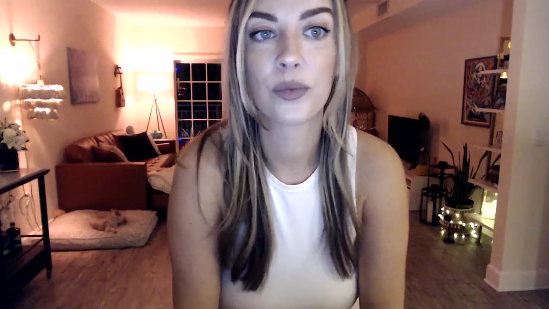Gallery image thumbnail from DaniSendNudes's myfreecams stream on, 09/29/2023, 01:53 image 9 of 20