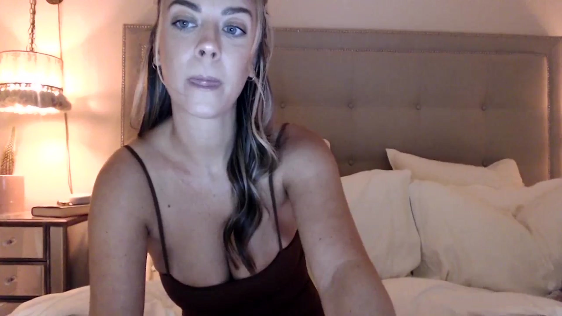 Gallery image thumbnail from DaniSendNudes's myfreecams stream on, 10/04/2023, 02:50 image 10 of 20