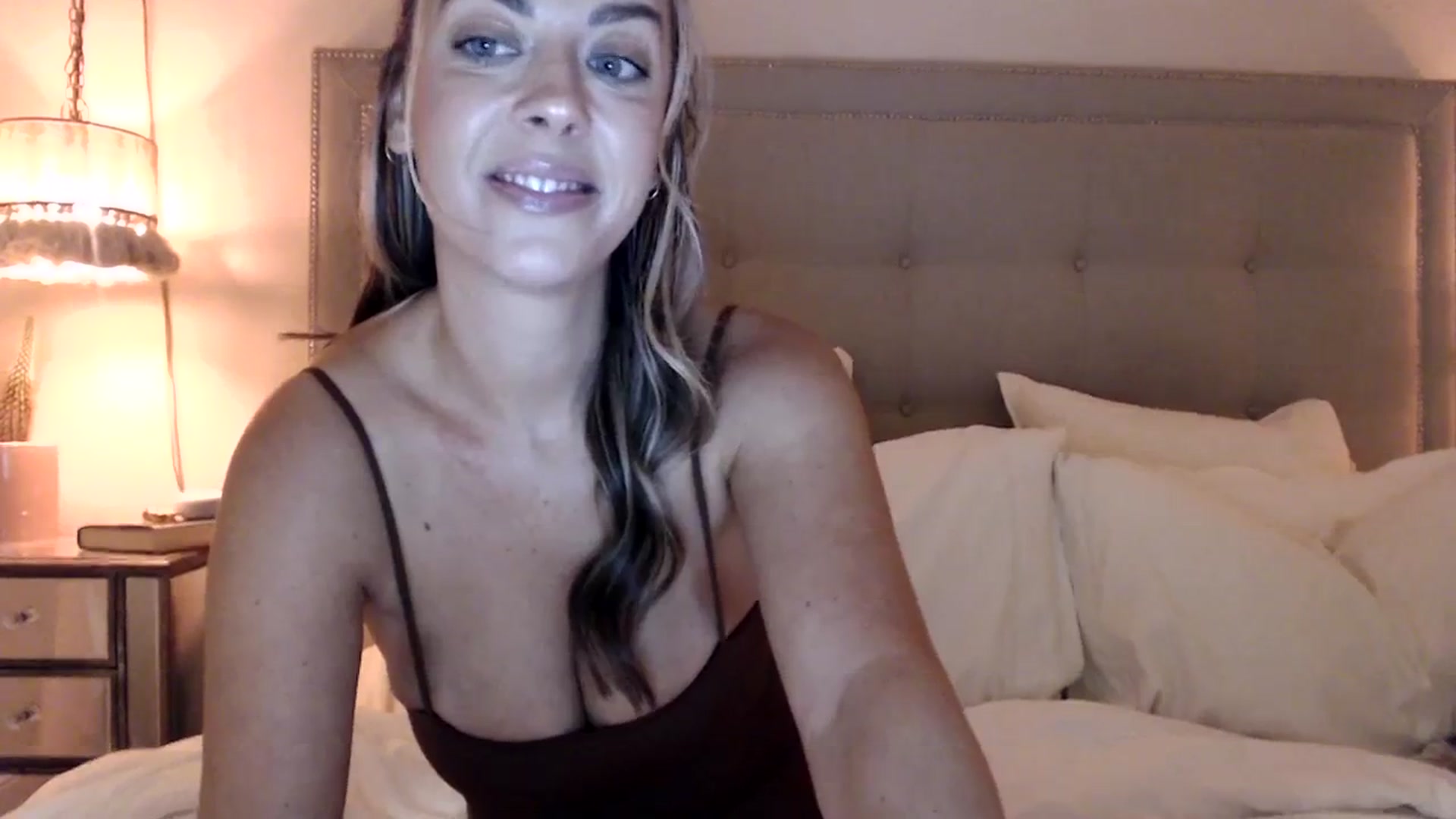 Gallery image thumbnail from DaniSendNudes's myfreecams stream on, 10/04/2023, 02:50 image 9 of 20