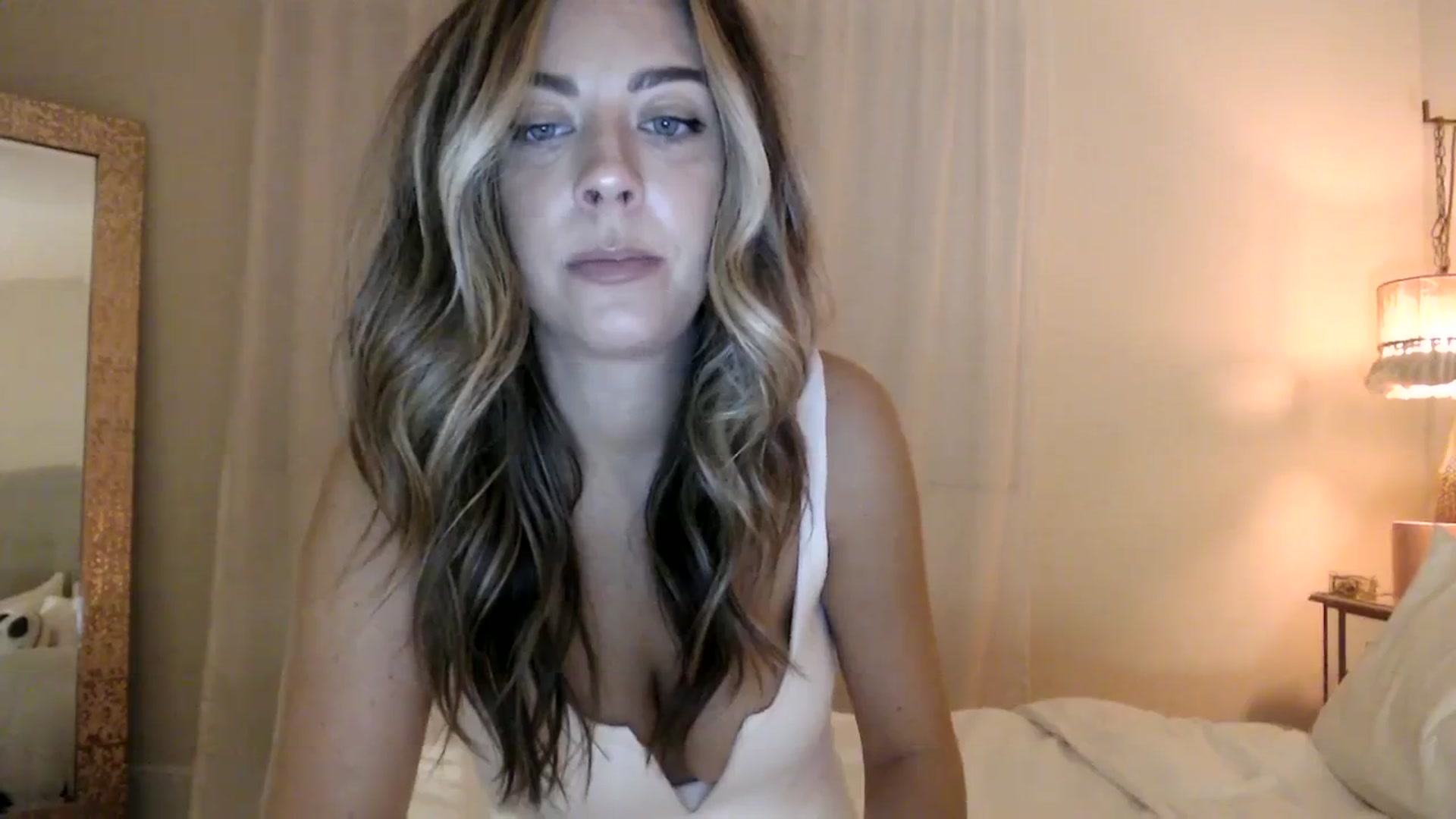 Gallery image thumbnail from DaniSendNudes's myfreecams stream on, 10/24/2023, 03:41 image 16 of 20