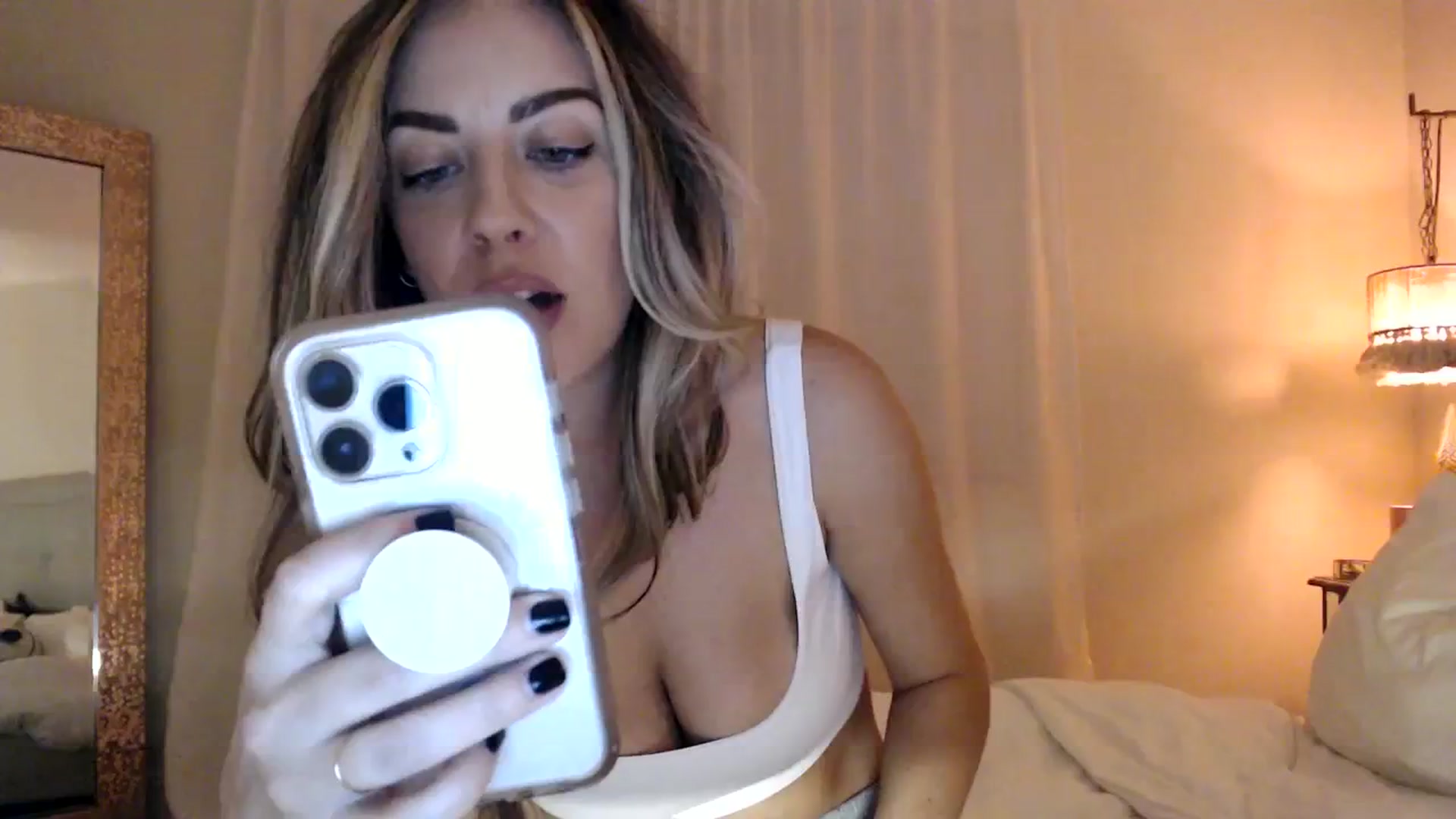 Gallery image thumbnail from DaniSendNudes's myfreecams stream on, 11/06/2023, 03:28 image 2 of 20
