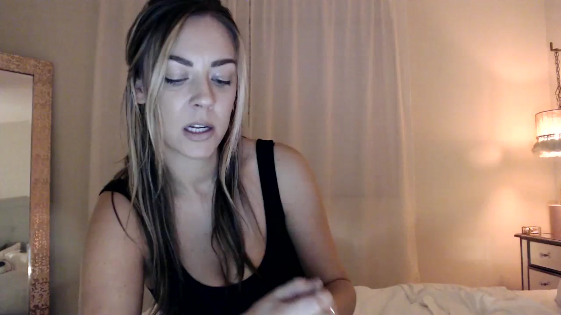 Gallery image thumbnail from DaniSendNudes's myfreecams stream on, 11/21/2023, 05:24 image 12 of 20