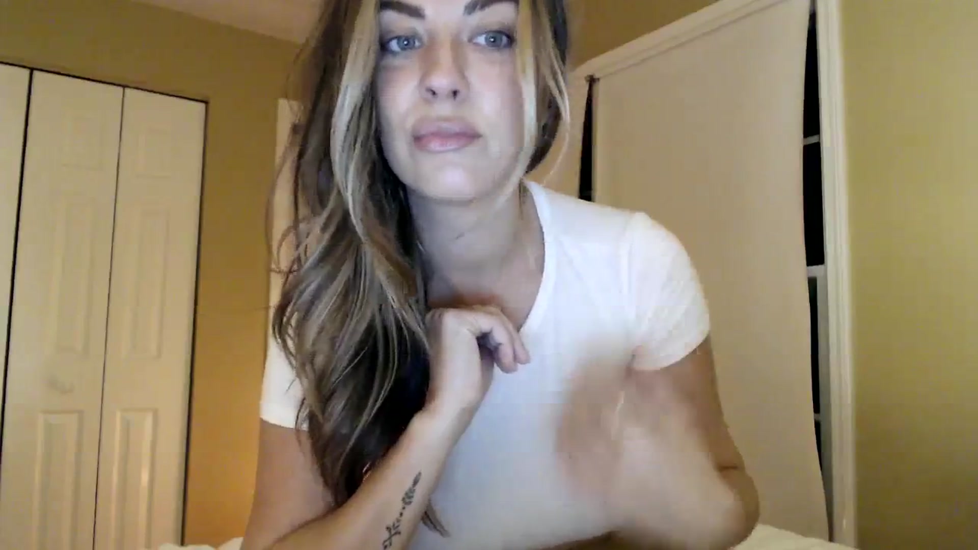 Gallery image thumbnail from DaniSendNudes's myfreecams stream on, 11/24/2023, 04:20 image 3 of 20