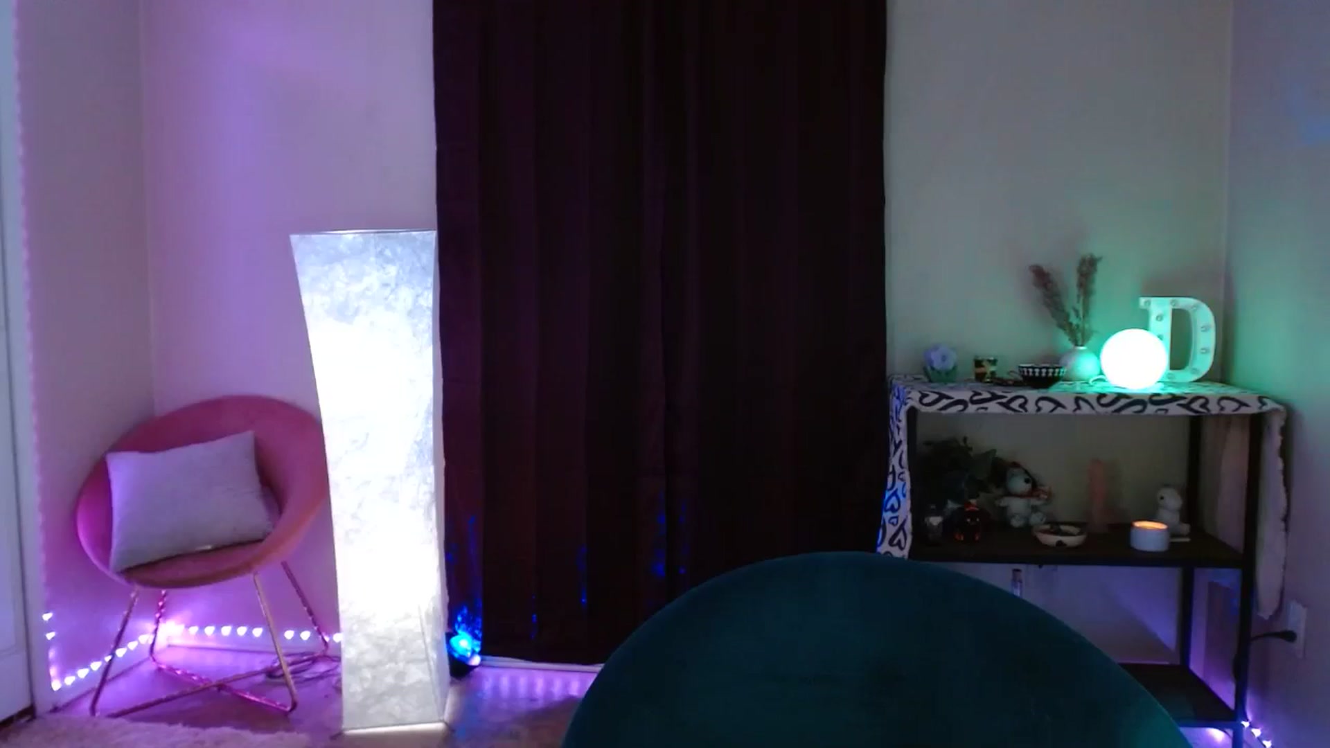 Gallery image thumbnail from DaniSlice's myfreecams stream on, 06/17/2024, 07:09 image 6 of 20