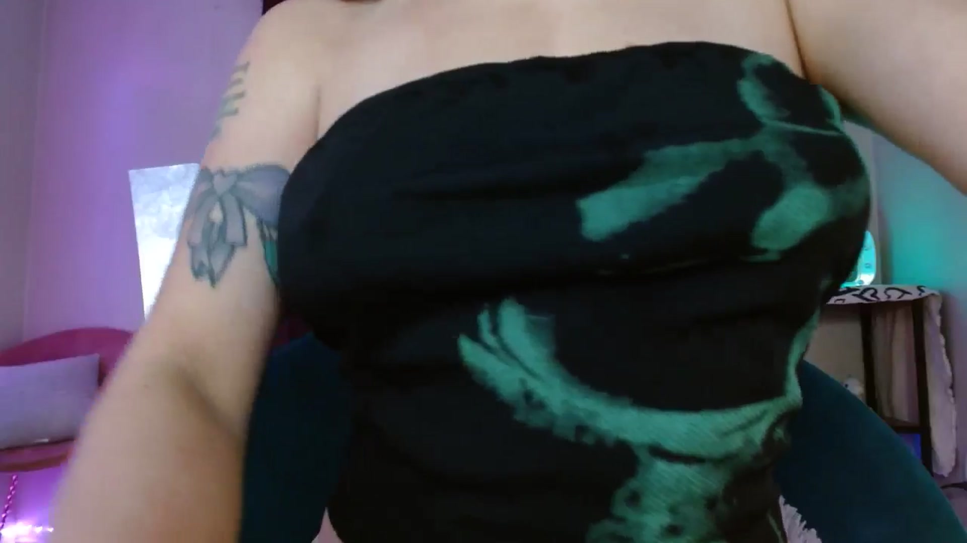 Gallery image thumbnail from DaniSlice's myfreecams stream on, 06/17/2024, 07:09 image 16 of 20