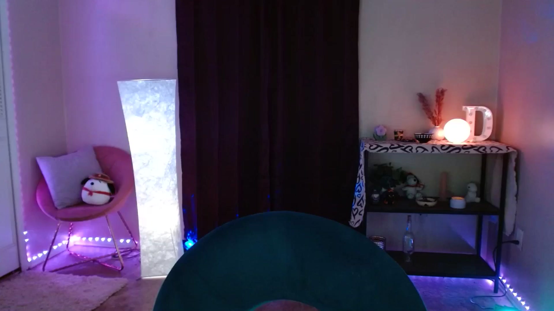 Gallery image thumbnail from DaniSlice's myfreecams stream on, 06/19/2024, 07:25 image 1 of 20